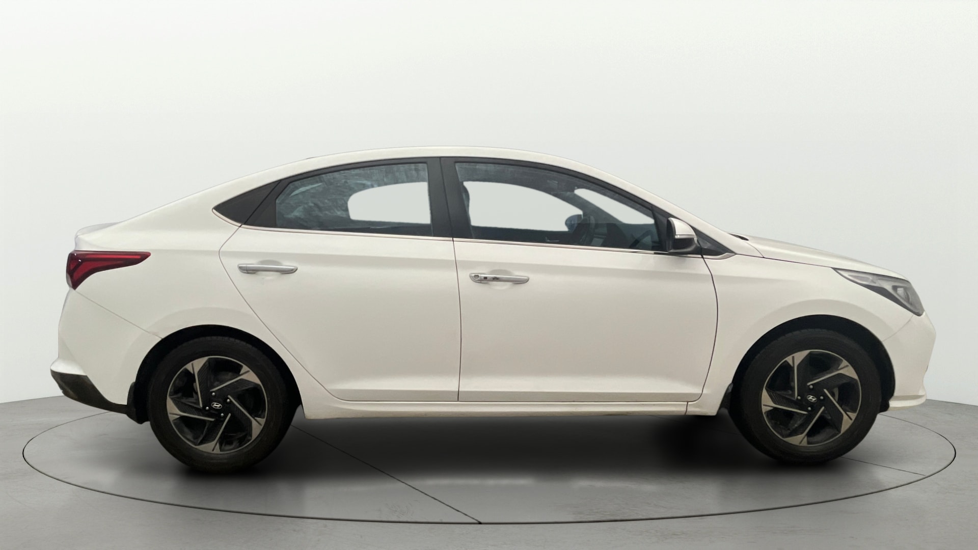 View 2019 Hyundai Verna 1.4 VTVT E Image 9 Used 2019 Hyundai Verna 1.4 VTVT E Image 9