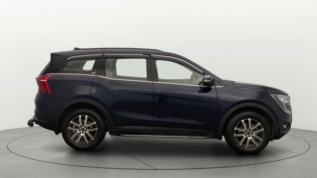 View Mahindra XUV700 Image 8 Used Mahindra XUV700 Image 8