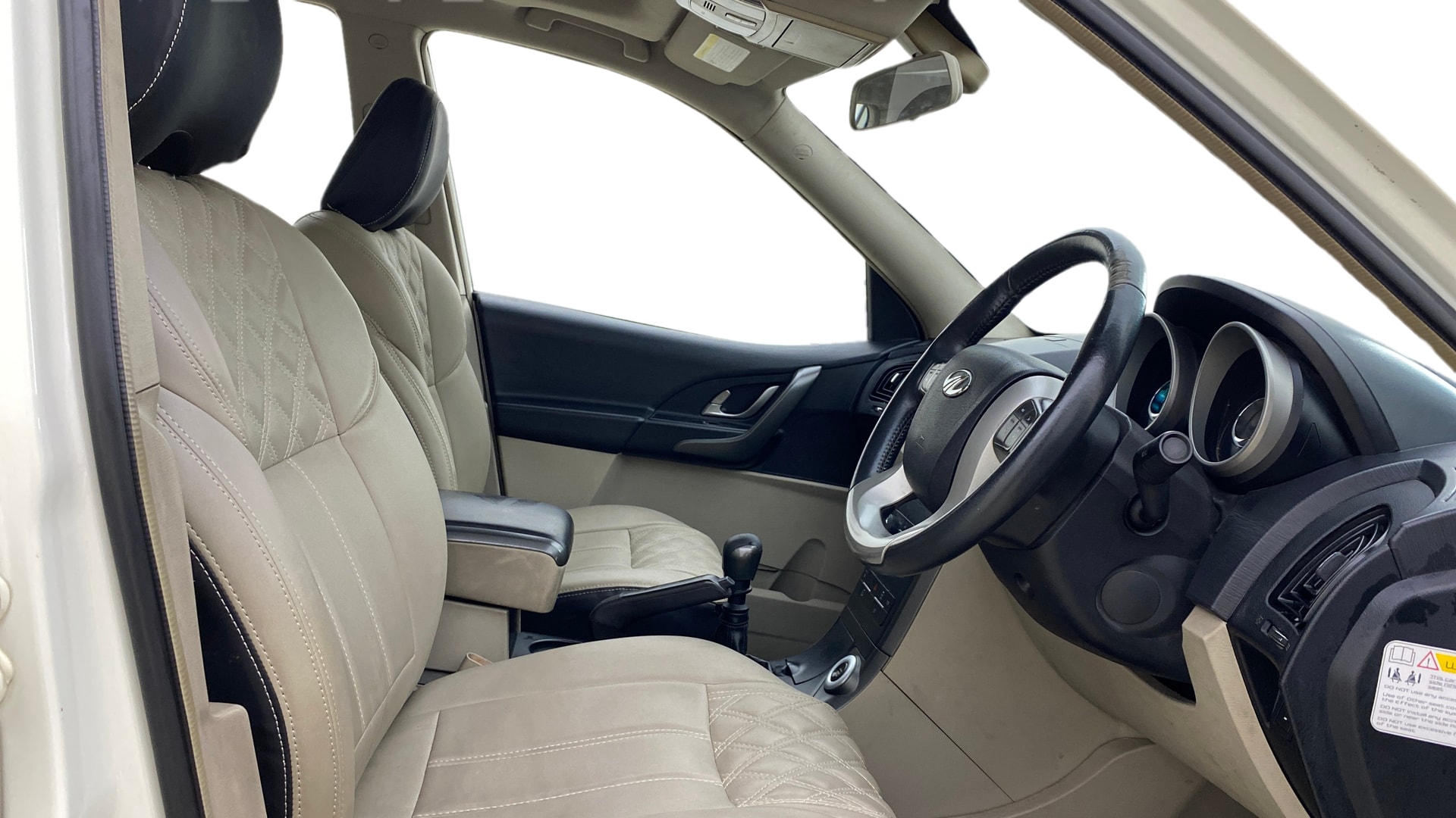 View 2015 Mahindra XUV500 W10 FWD Image 19 Used 2015 Mahindra XUV500 W10 FWD Image 19