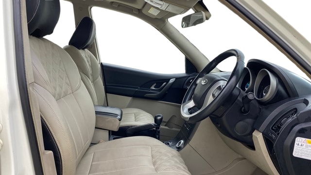 View Mahindra XUV500 Image 19 Used Mahindra XUV500 Image 19