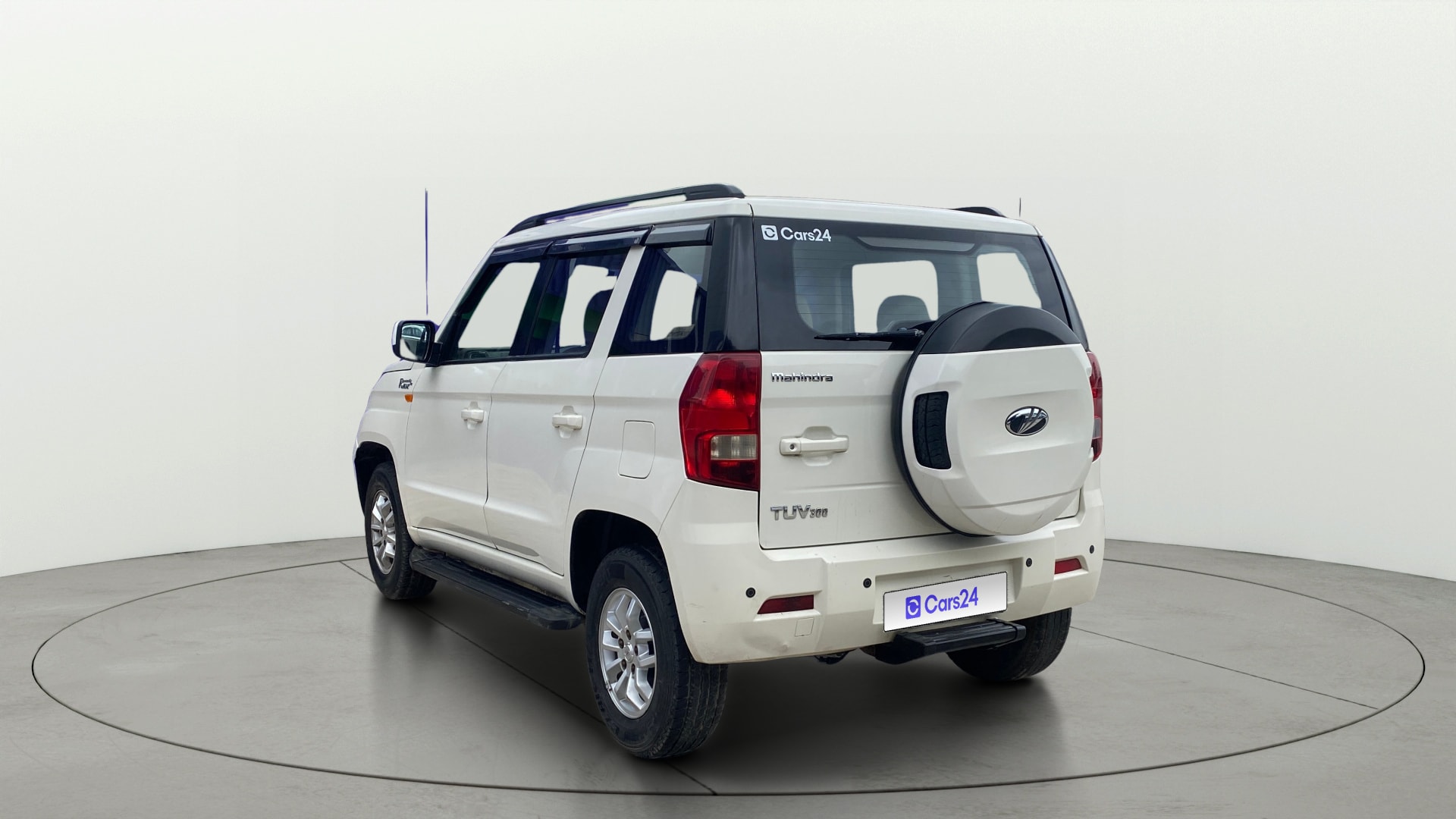 View 2017 Mahindra TUV300 T8 Image 2 Used 2017 Mahindra TUV300 T8 Image 2