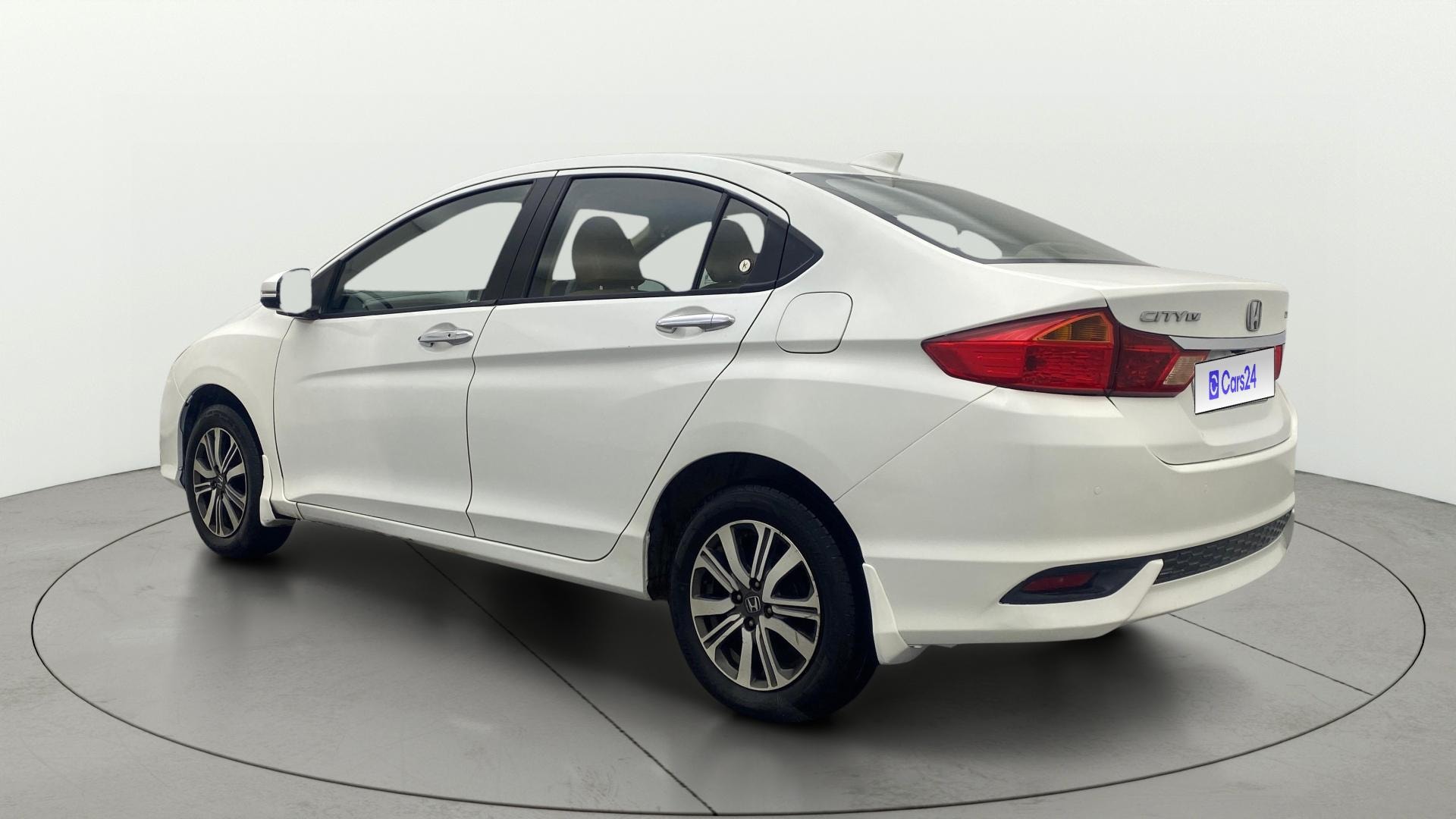 View 2019 Honda City ZX MT Diesel Anniversary Edition Image 2 Used 2019 Honda City ZX MT Diesel Anniversary Edition Image 2