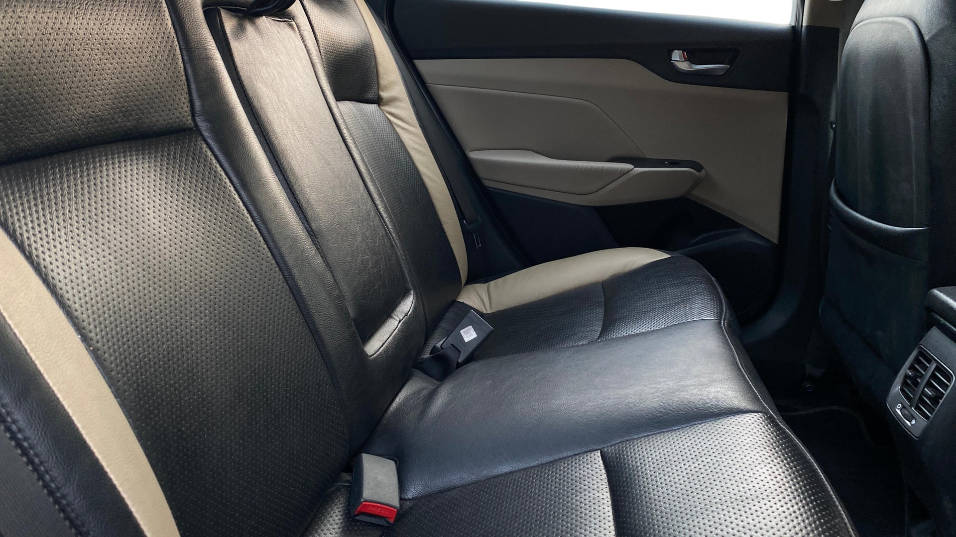 View 2019 Hyundai Verna 1.6 VTVT SX (O) AT Image 31 Used 2019 Hyundai Verna 1.6 VTVT SX (O) AT Image 31