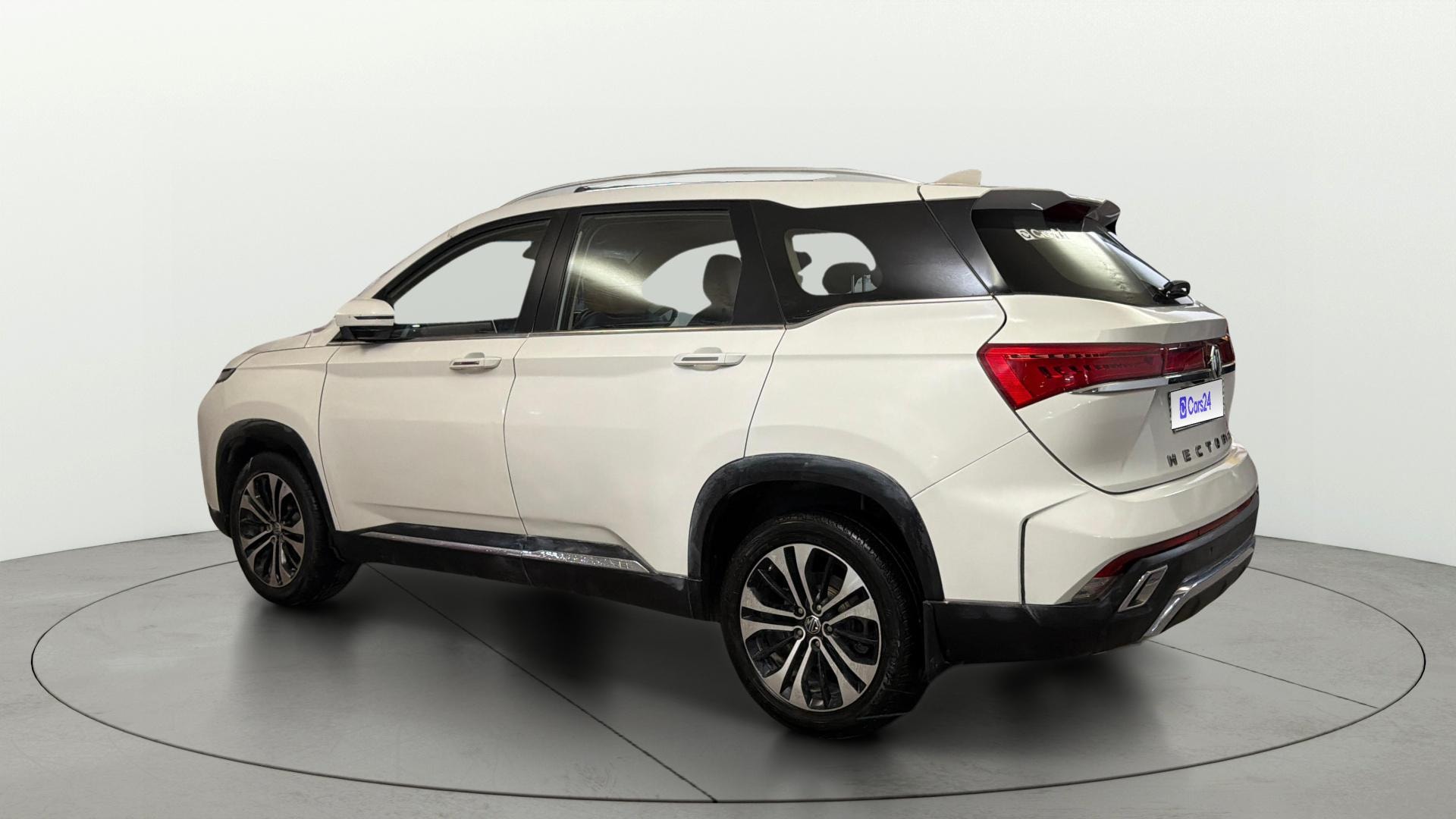 View 2023 MG Hector Plus Sharp Pro 7 Seater Diesel Image 2 Used 2023 MG Hector Plus Sharp Pro 7 Seater Diesel Image 2