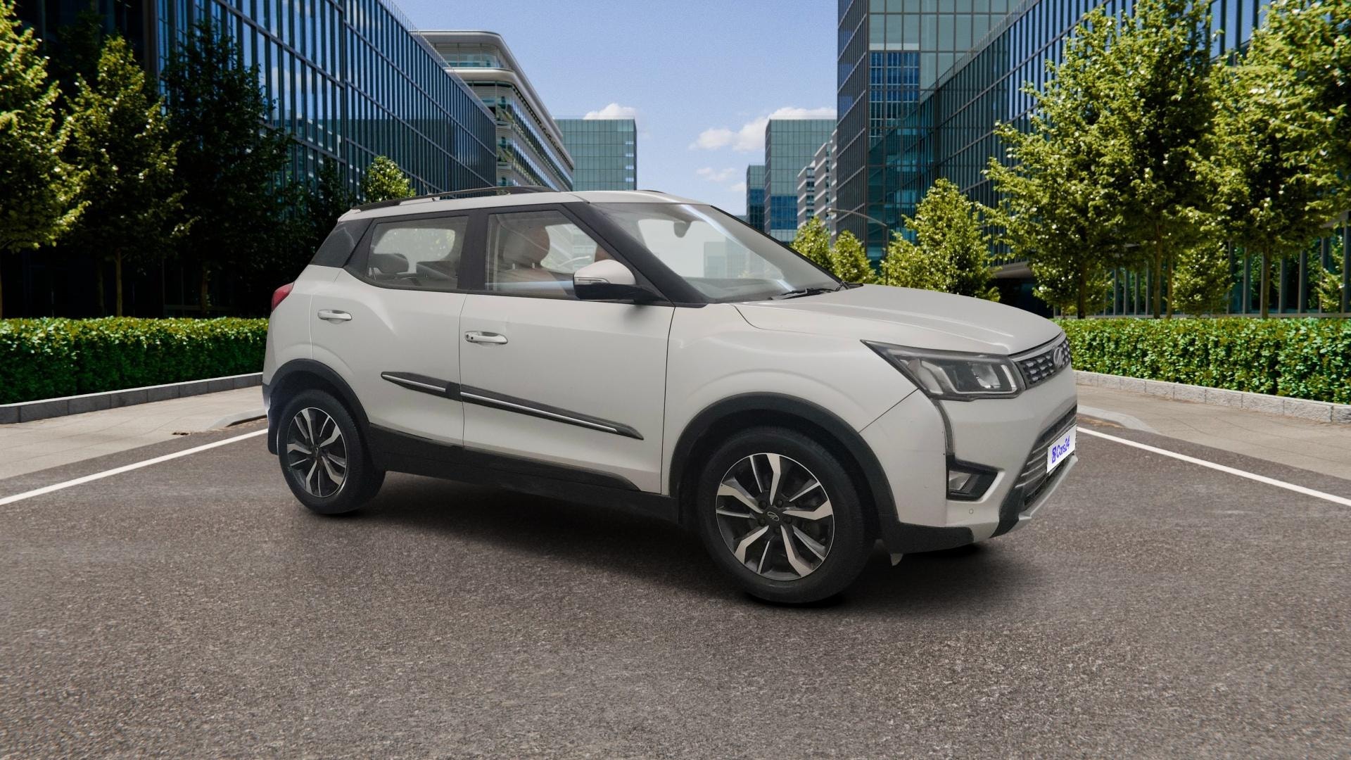 View 2020 Mahindra XUV300 W4 Petrol BS IV Image 14 Used 2020 Mahindra XUV300 W4 Petrol BS IV Image 14