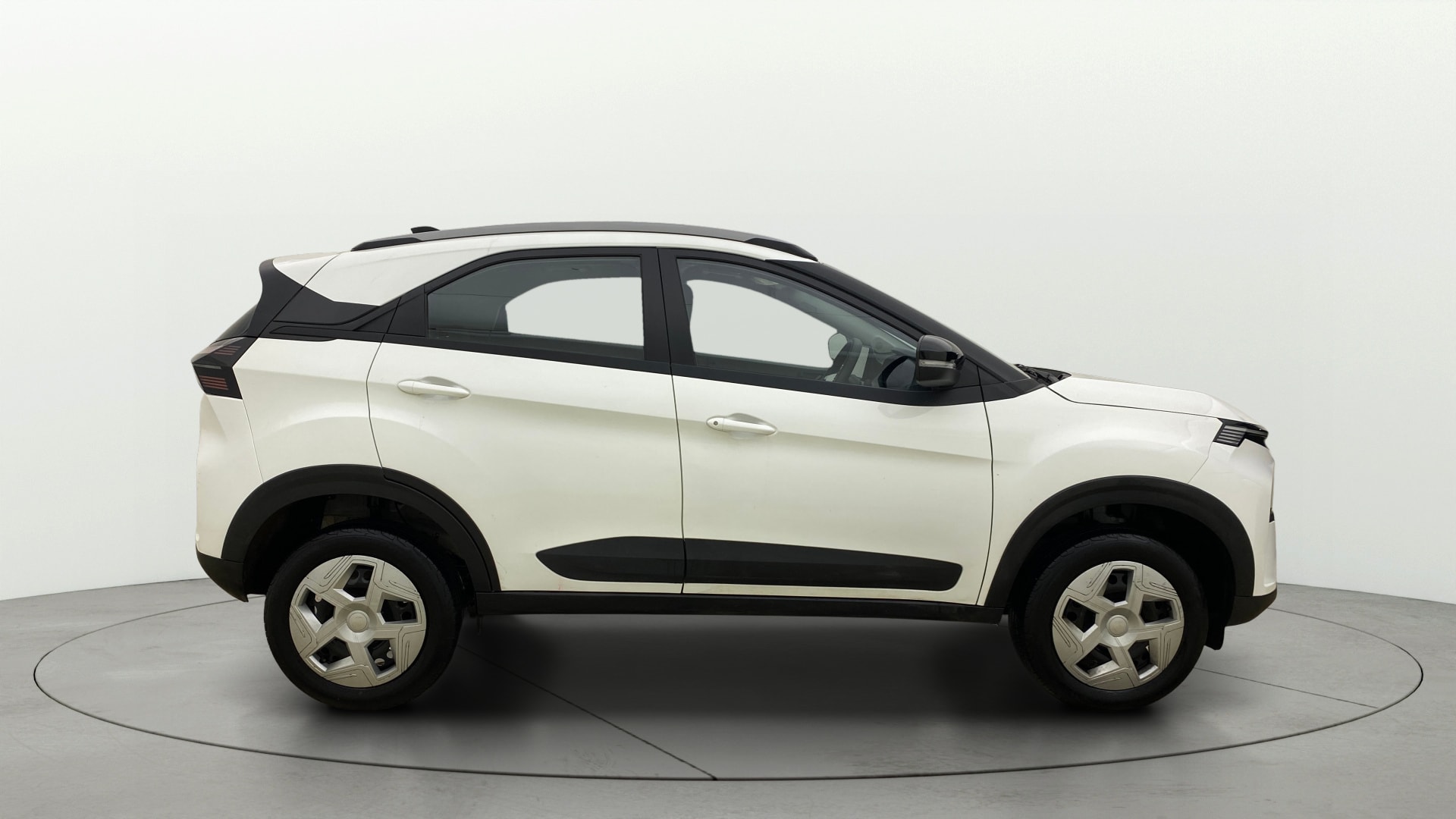 View 2025 Tata Nexon Revotron XE Image 8 Used 2025 Tata Nexon Revotron XE Image 8