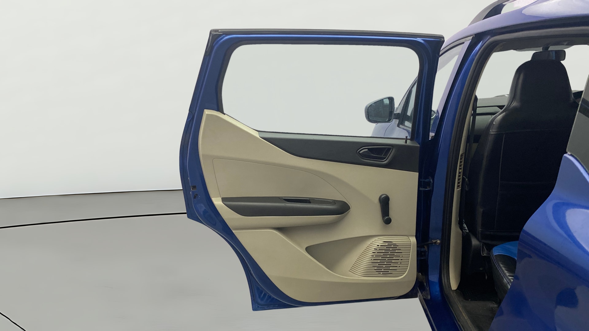 View 2020 Renault Triber RXL AMT Image 23 Used 2020 Renault Triber RXL AMT Image 23
