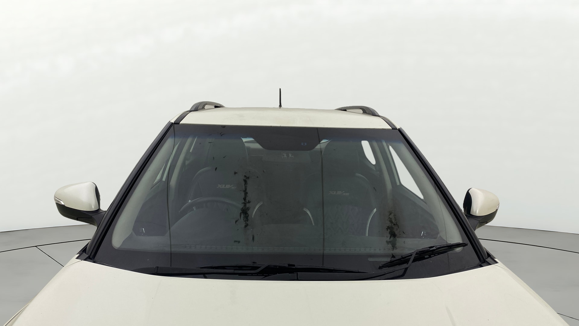 View 2020 Mahindra XUV300 W4 Petrol BS IV Image 37 Used 2020 Mahindra XUV300 W4 Petrol BS IV Image 37