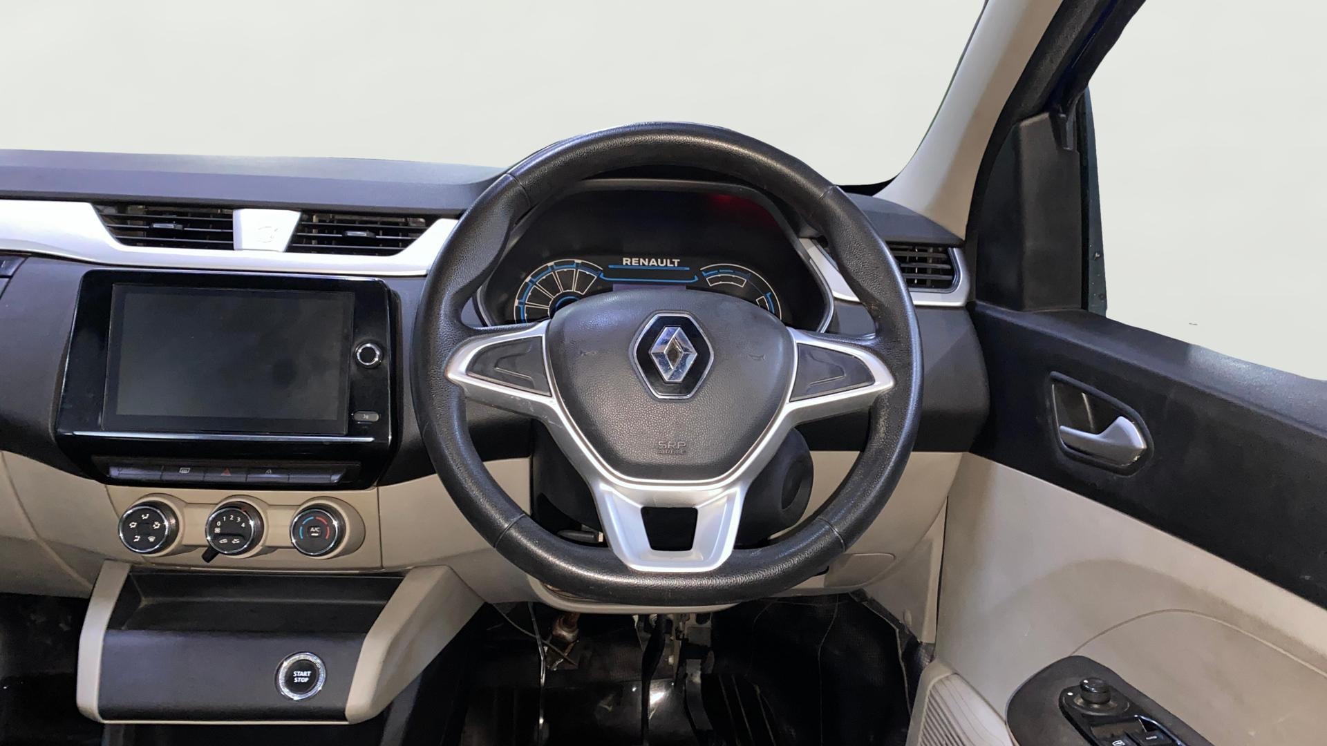 View 2019 Renault Triber RXZ Image 13 Used 2019 Renault Triber RXZ Image 13