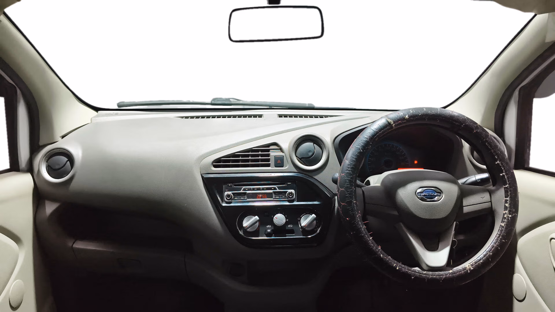 View 2017 Datsun Go T Image 15 Used 2017 Datsun Go T Image 15