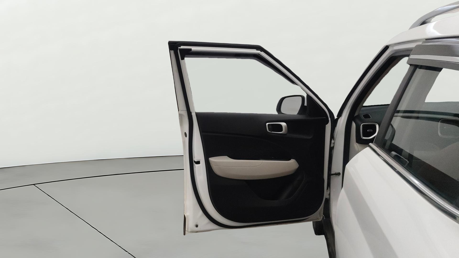 View 2025 Hyundai Venue S 1.2 Petrol Image 31 Used 2025 Hyundai Venue S 1.2 Petrol Image 31