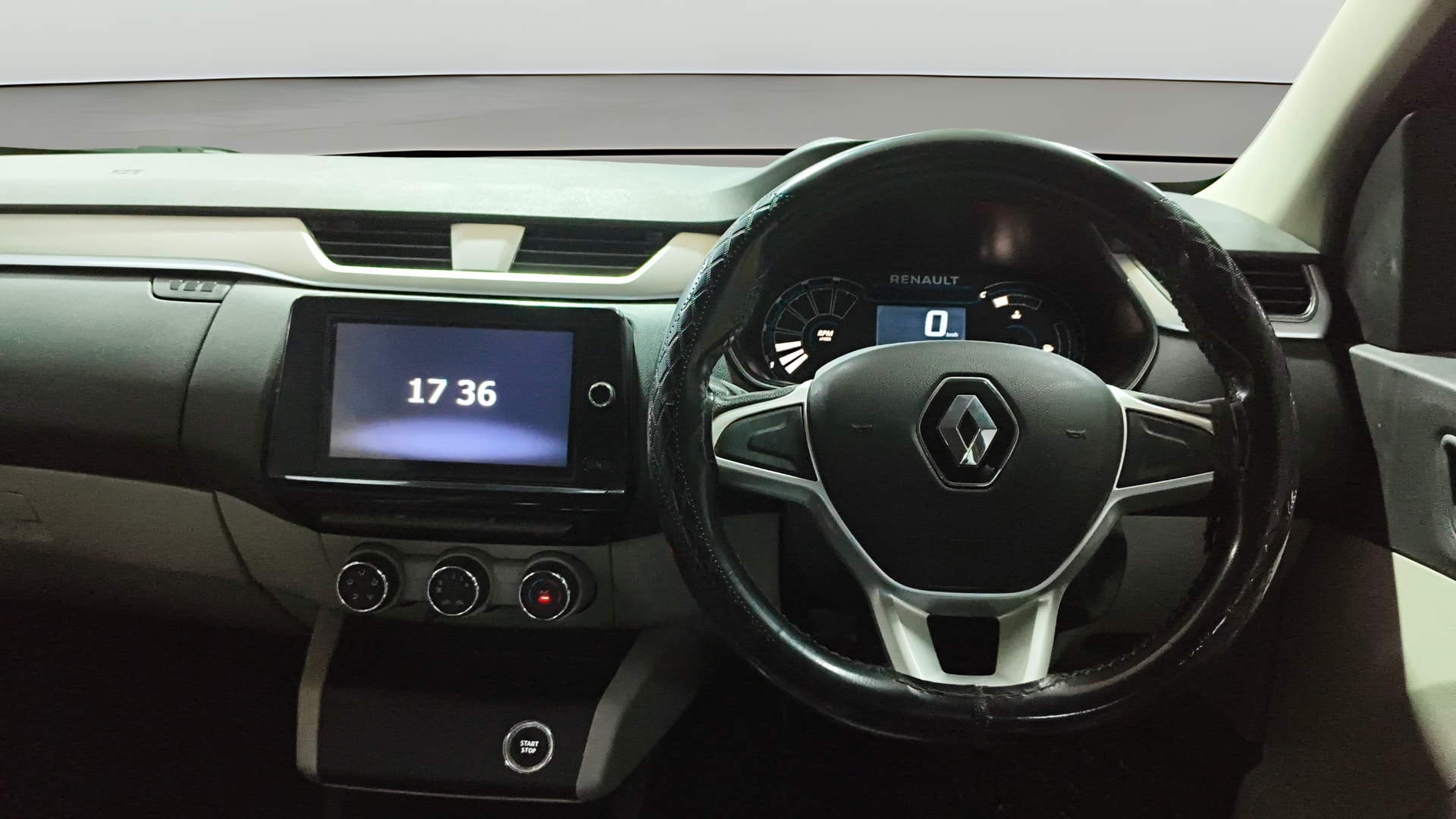 View 2020 Renault Triber RXZ Image 21 Used 2020 Renault Triber RXZ Image 21