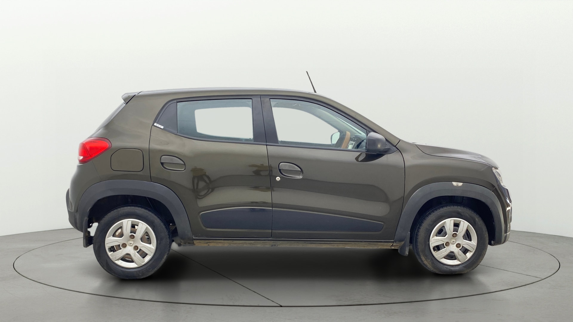 View 2018 Renault Kwid RXL 1.0 BS IV Image 8 Used 2018 Renault Kwid RXL 1.0 BS IV Image 8