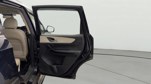View Mahindra XUV700 Image 6 Used Mahindra XUV700 Image 6