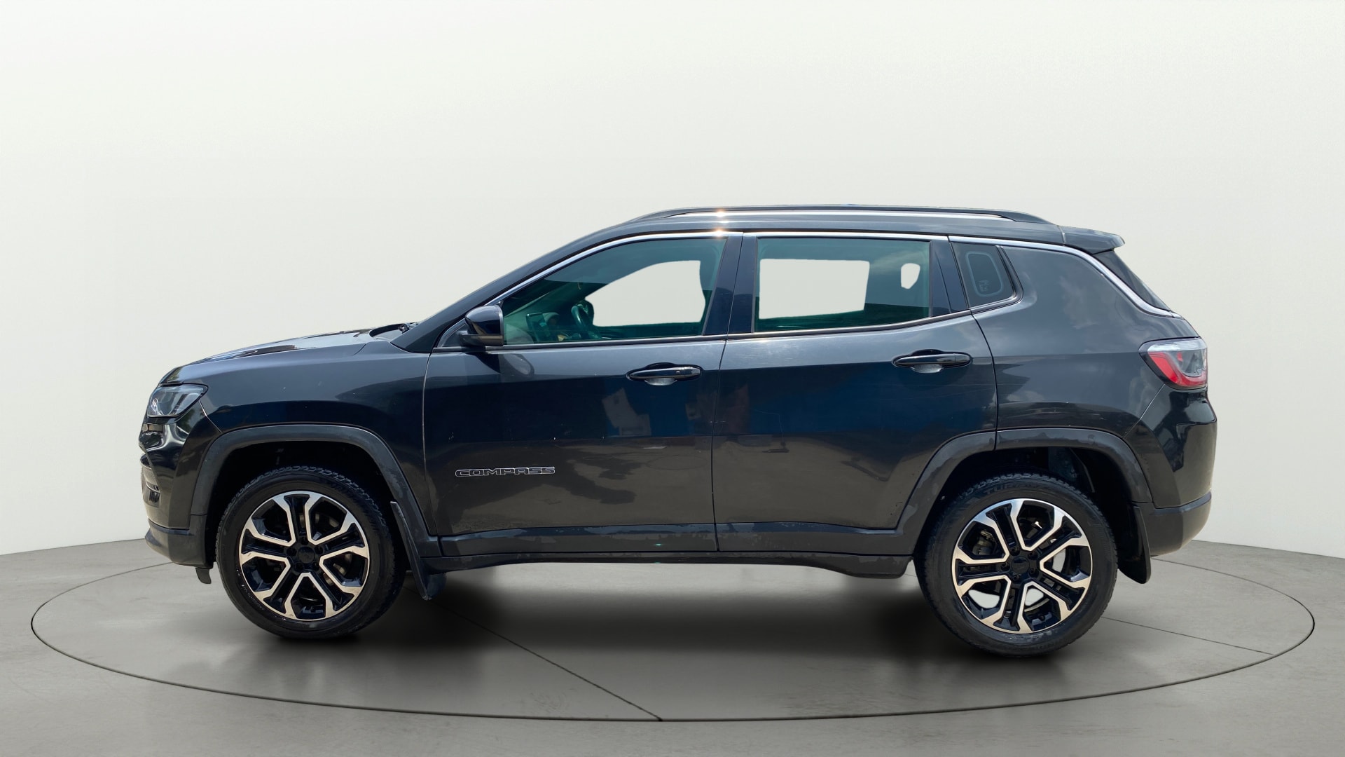 View 2023 Jeep Compass Limited 4X4 (O) 2.0 Diesel BS IV Image 26 Used 2023 Jeep Compass Limited 4X4 (O) 2.0 Diesel BS IV Image 26