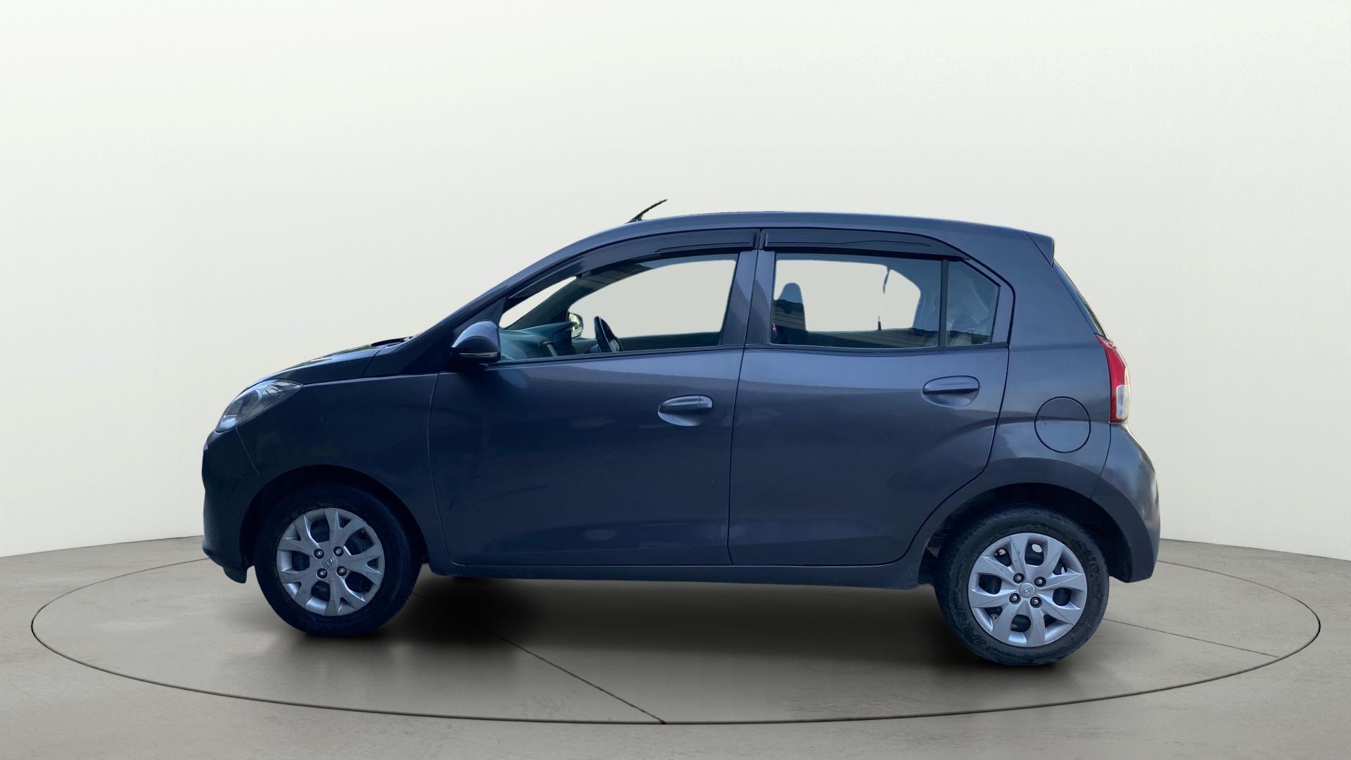 View 2019 Hyundai New Santro D-Lite Petrol Image 5 Used 2019 Hyundai New Santro D-Lite Petrol Image 5