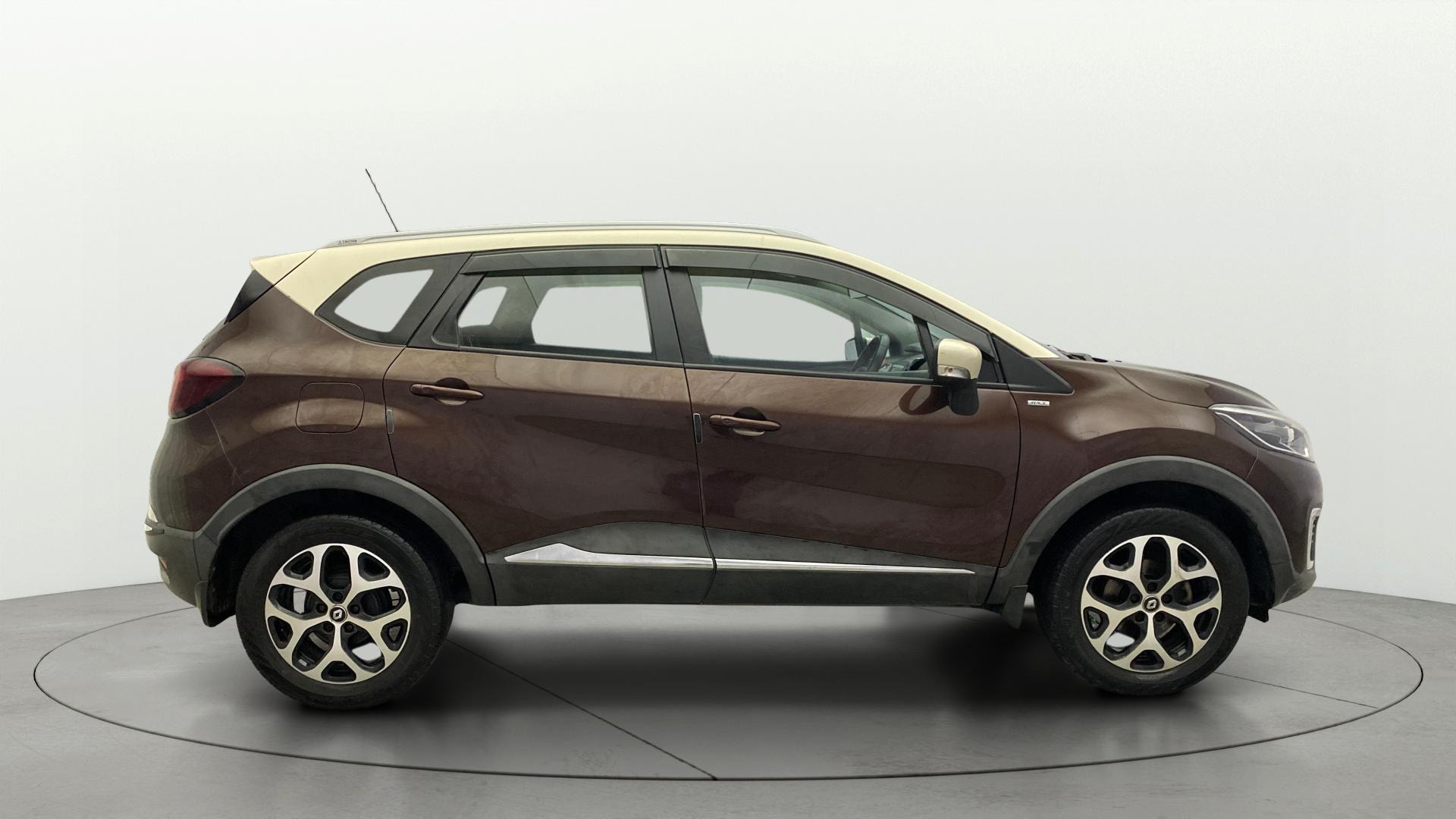 View 2018 Renault Captur RXT Mono Diesel Image 27 Used 2018 Renault Captur RXT Mono Diesel Image 27