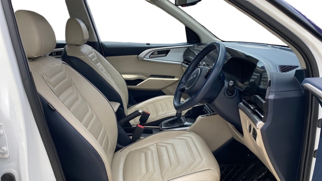 View Kia Carens Image 19 Used Kia Carens Image 19