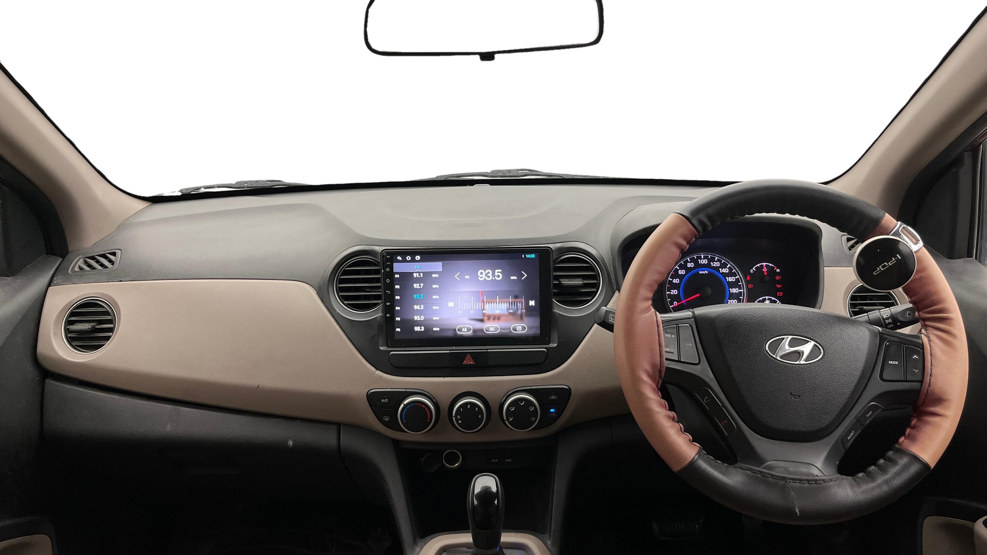 View 2014 Hyundai Grand i10 Asta AT 1.2 Kappa VTVT Image 29 Used 2014 Hyundai Grand i10 Asta AT 1.2 Kappa VTVT Image 29