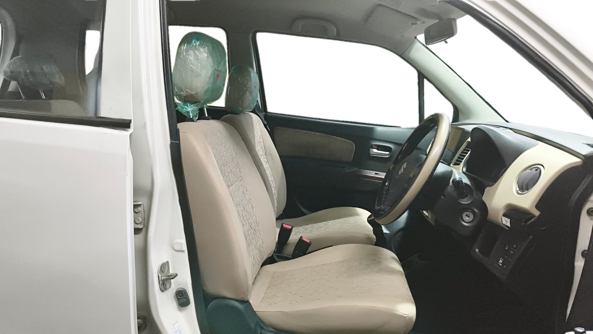 View 2018 Maruti Suzuki 1000 Base Variant Image 25 Used 2018 Maruti Suzuki 1000 Base Variant Image 25