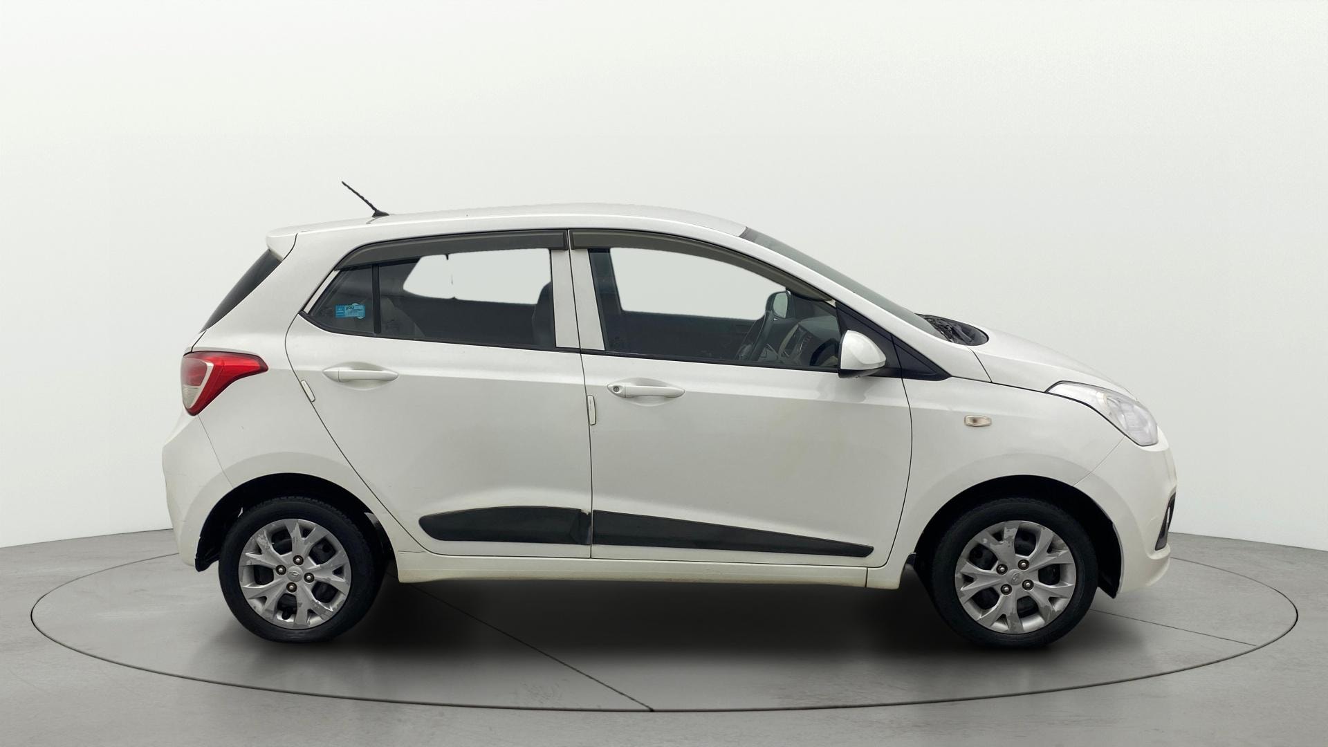 View 2017 Hyundai Grand i10 Magna 1.2 Kappa VTVT Image 8 Used 2017 Hyundai Grand i10 Magna 1.2 Kappa VTVT Image 8