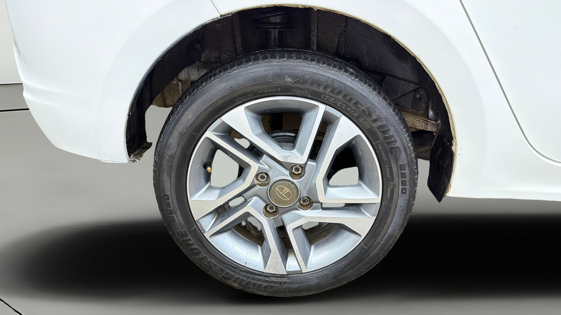 View 2023 Tata Tigor XE Diesel Image 32 Used 2023 Tata Tigor XE Diesel Image 32