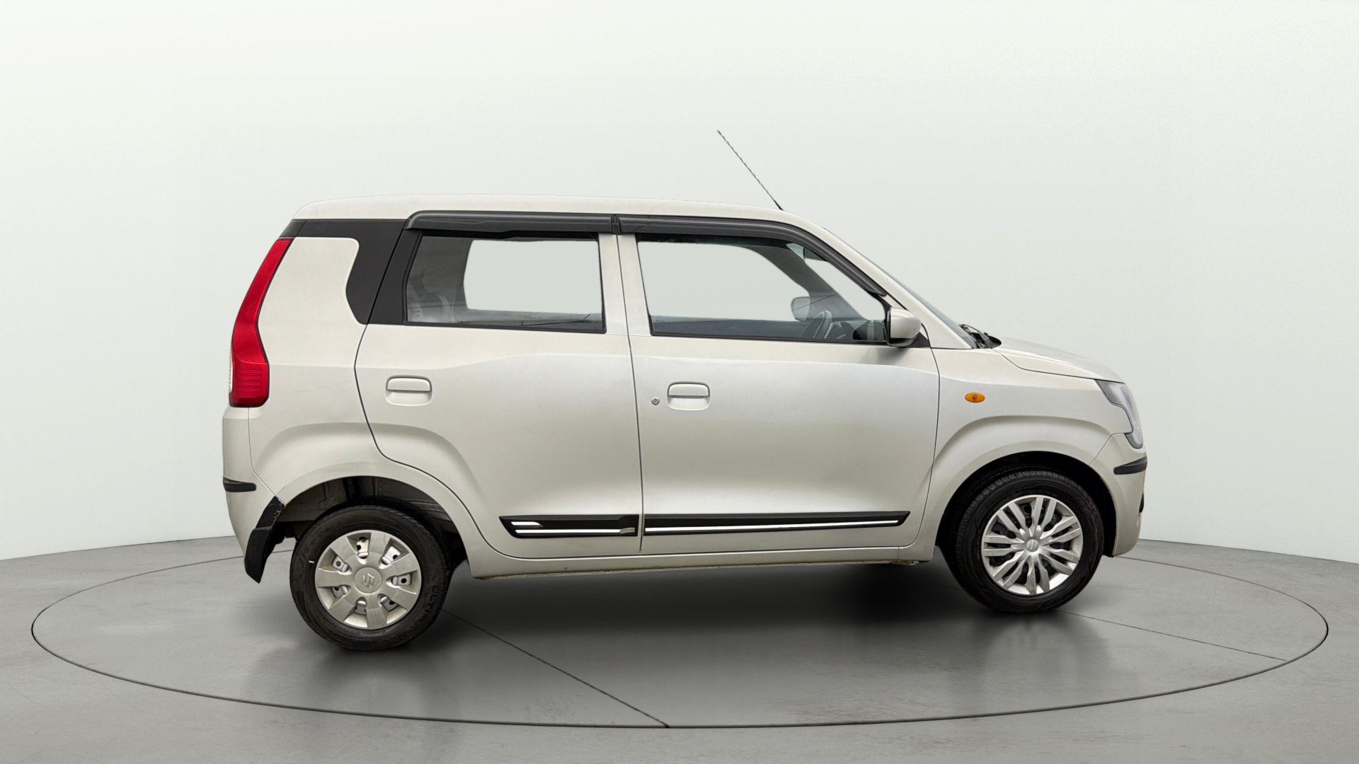 View 2020 Maruti Suzuki 1000 Base Variant Image 8 Used 2020 Maruti Suzuki 1000 Base Variant Image 8