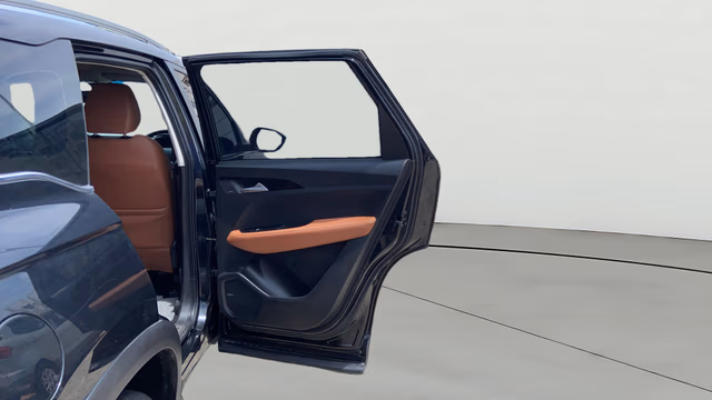 View MG Hector Plus Image 6 Used MG Hector Plus Image 6