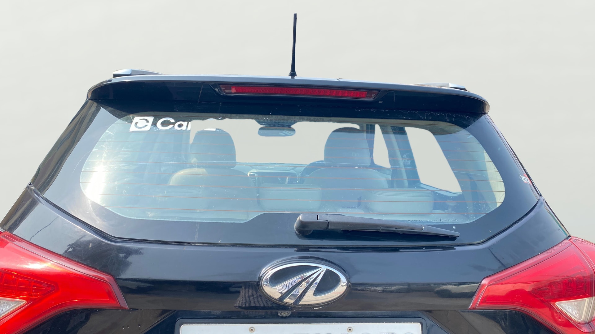 View 2019 Mahindra XUV300 W4 Petrol BS IV Image 5 Used 2019 Mahindra XUV300 W4 Petrol BS IV Image 5