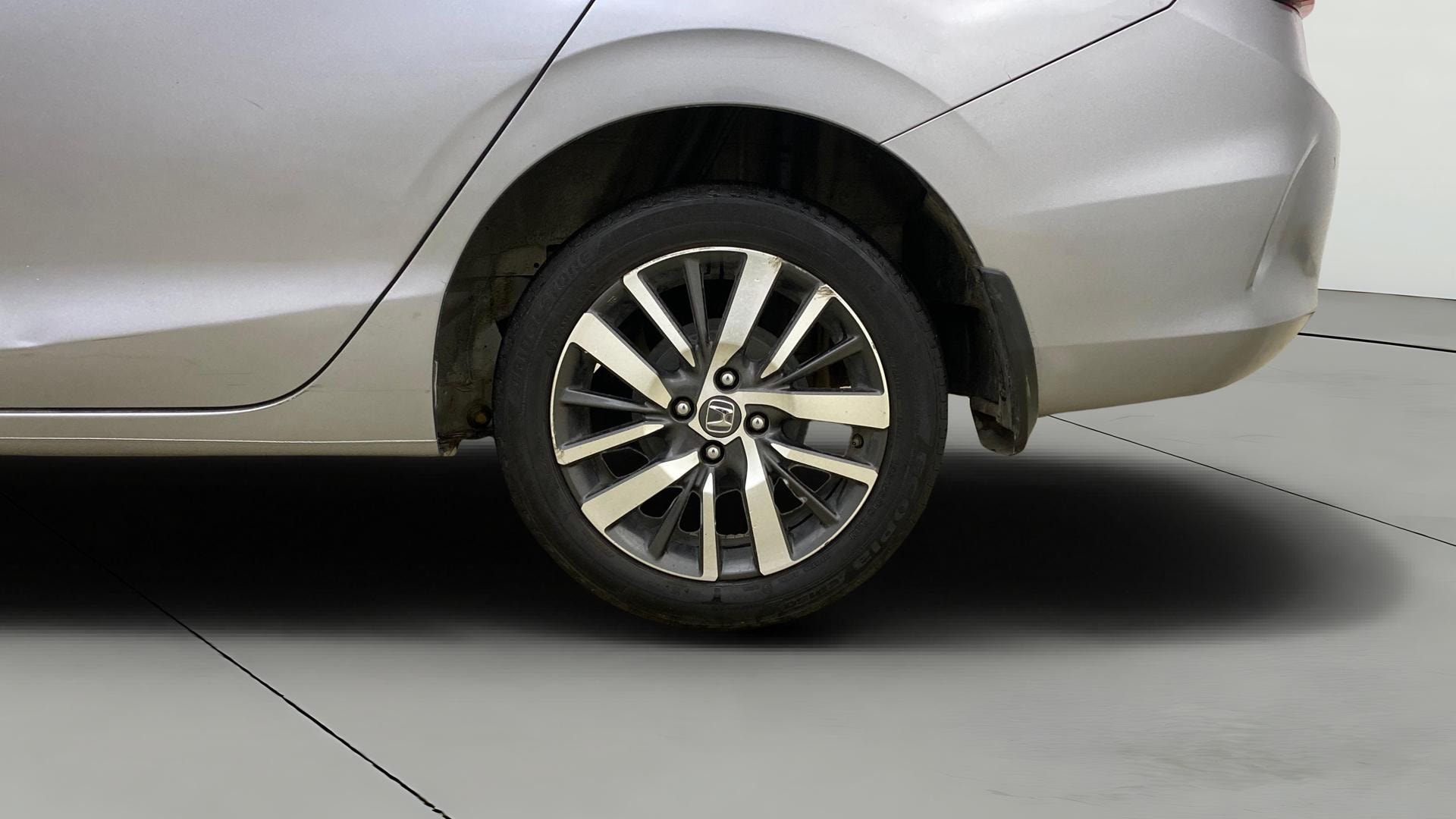 View 2021 Honda City ZX MT Diesel Anniversary Edition Image 12 Used 2021 Honda City ZX MT Diesel Anniversary Edition Image 12