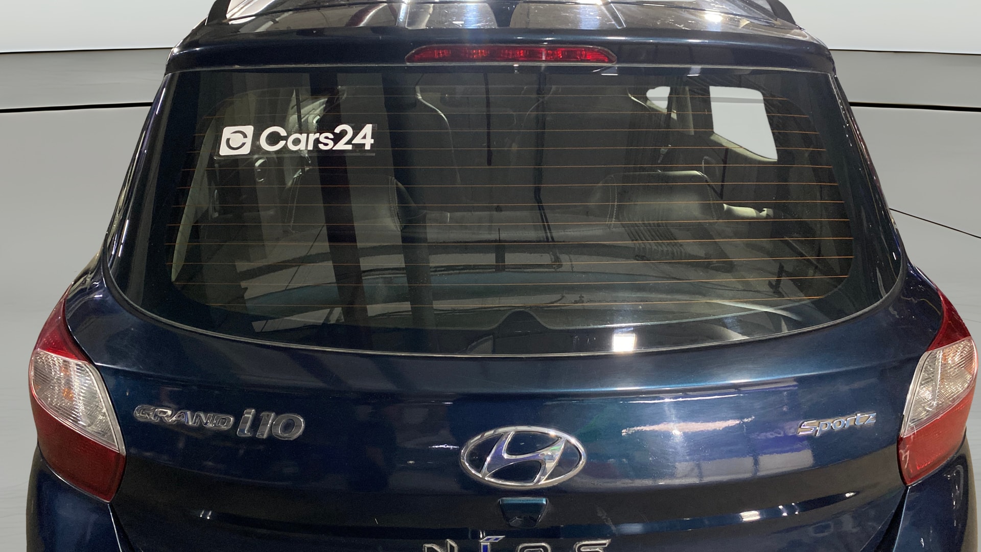 View 2022 Hyundai Grand i10 Nios Sportz Petrol AMT Image 4 Used 2022 Hyundai Grand i10 Nios Sportz Petrol AMT Image 4