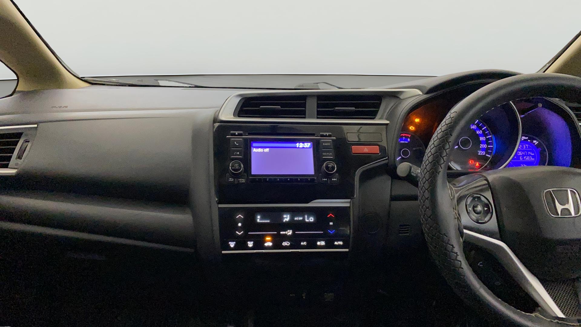 View 2015 Honda Jazz E MT Diesel Image 32 Used 2015 Honda Jazz E MT Diesel Image 32