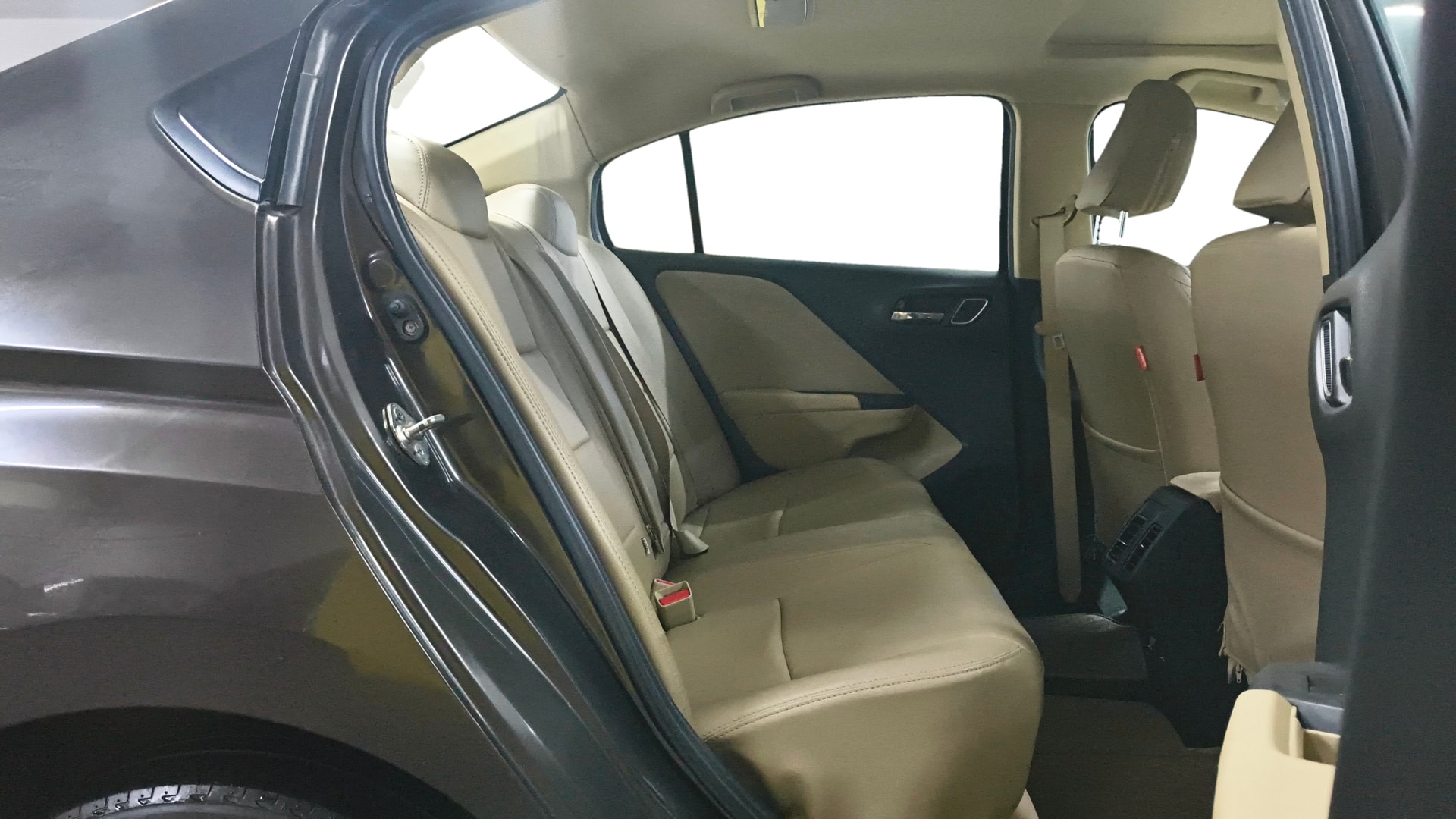 View 2019 Honda City ZX MT Diesel Anniversary Edition Image 31 Used 2019 Honda City ZX MT Diesel Anniversary Edition Image 31