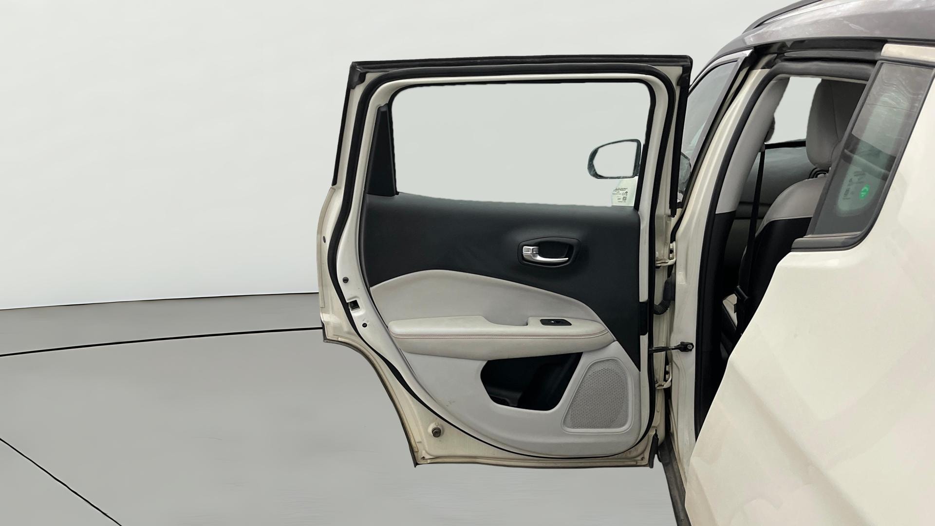 View 2019 Jeep Compass Limited Plus AT Image 14 Used 2019 Jeep Compass Limited Plus AT Image 14