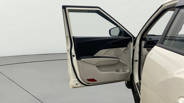 View Mahindra XUV300 Image 31 Used Mahindra XUV300 Image 31