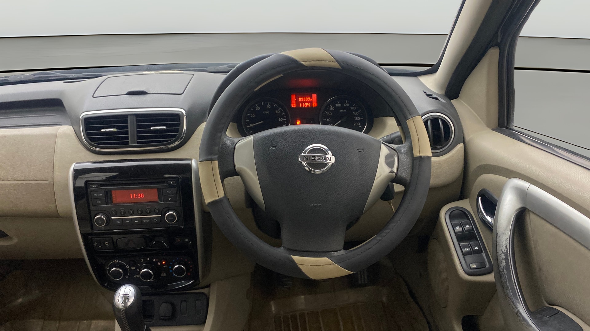 View 2015 Nissan Terrano XLD Plus 85PS Image 20 Used 2015 Nissan Terrano XLD Plus 85PS Image 20