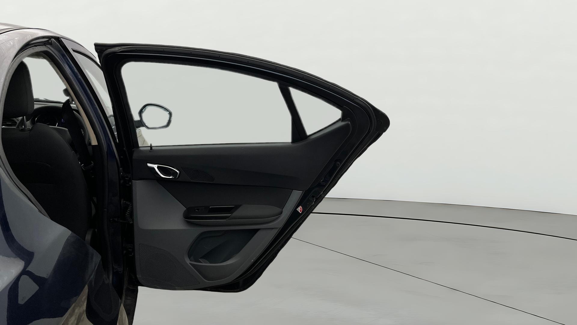 View 2019 Tata Tigor XE Diesel Image 5 Used 2019 Tata Tigor XE Diesel Image 5
