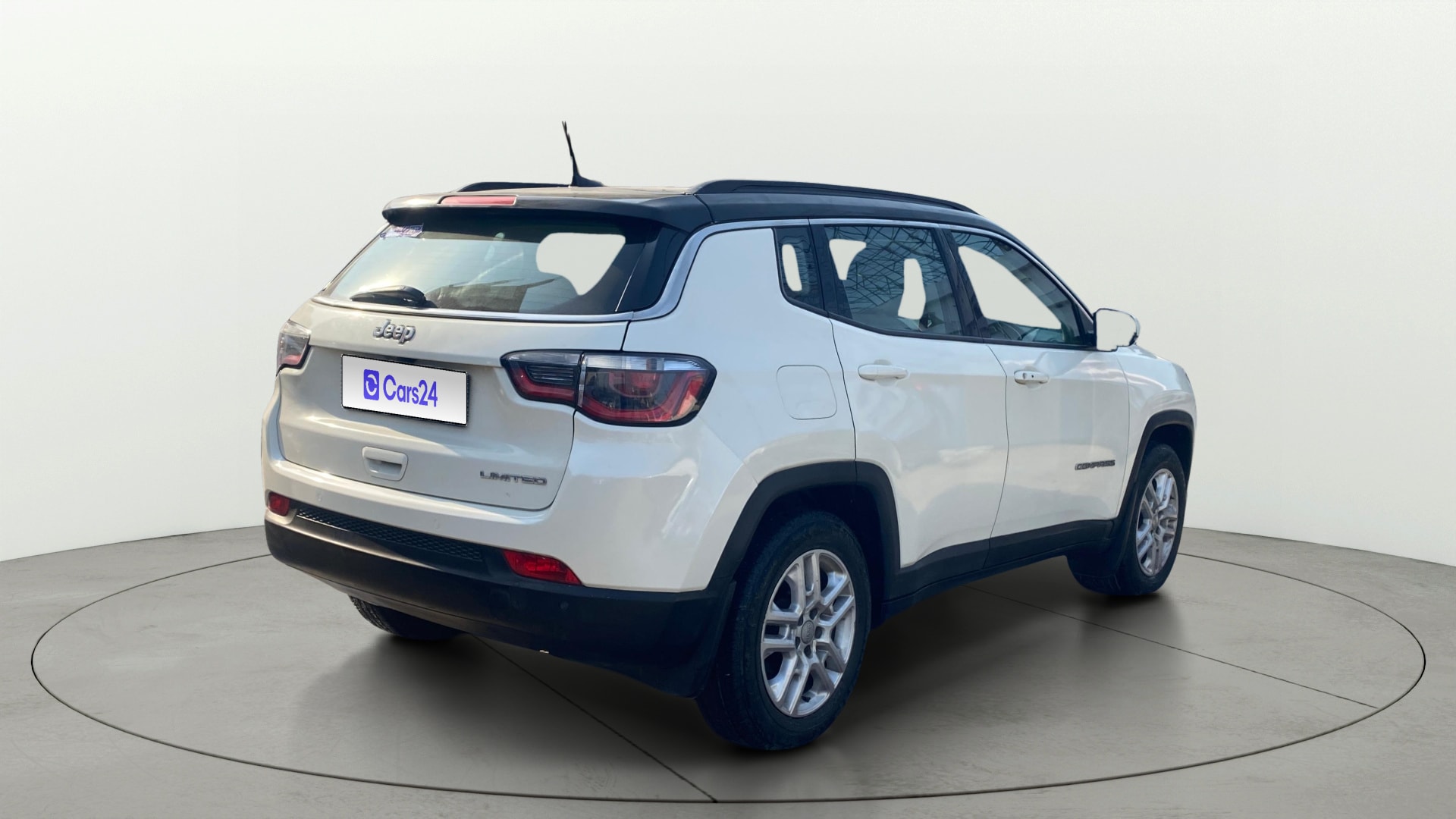 View 2018 Jeep Compass Limited 4X4 (O) 2.0 Diesel BS IV Image 44 Used 2018 Jeep Compass Limited 4X4 (O) 2.0 Diesel BS IV Image 44