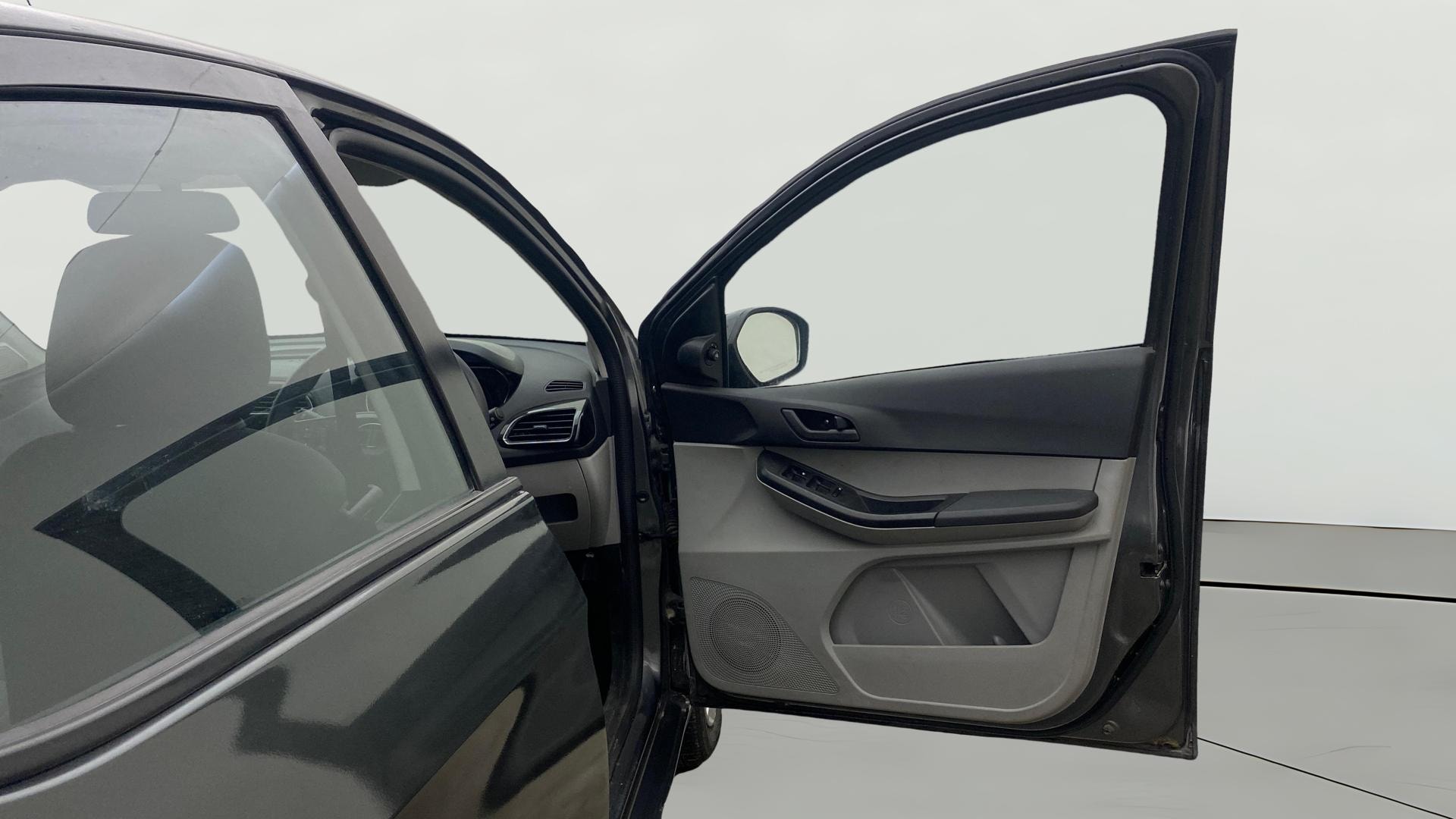 View 2024 Tata Tiago Revotorq XB Image 43 Used 2024 Tata Tiago Revotorq XB Image 43
