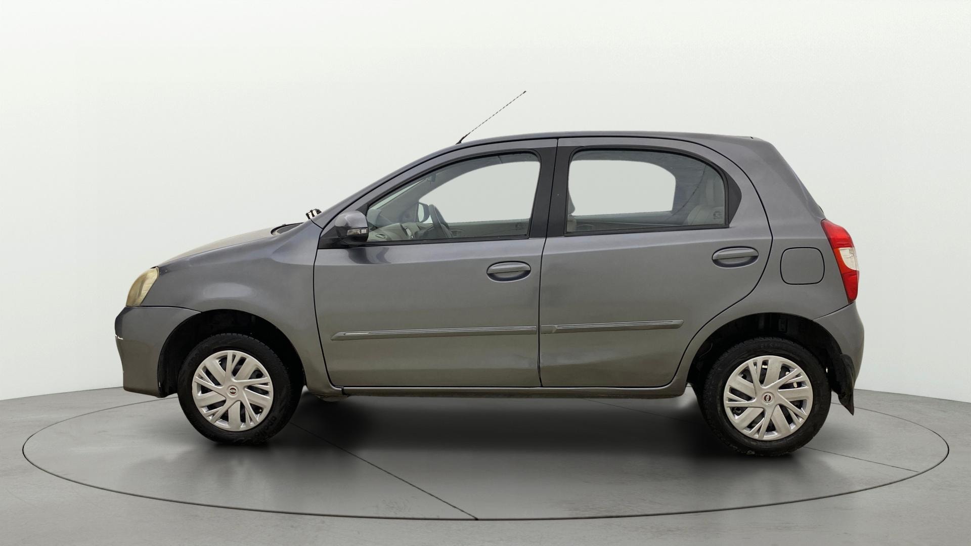 View 2015 Toyota Etios Liva V Image 5 Used 2015 Toyota Etios Liva V Image 5