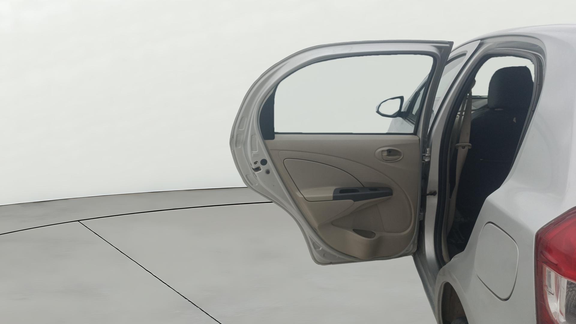 View 2015 Toyota Etios Liva G Image 22 Used 2015 Toyota Etios Liva G Image 22