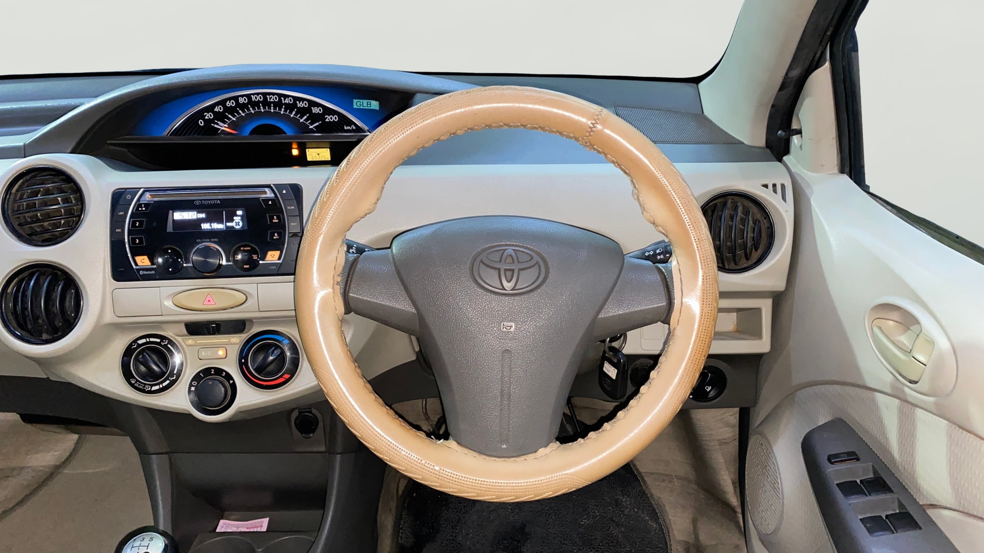 View 2014 Toyota Etios Liva GX Image 14 Used 2014 Toyota Etios Liva GX Image 14