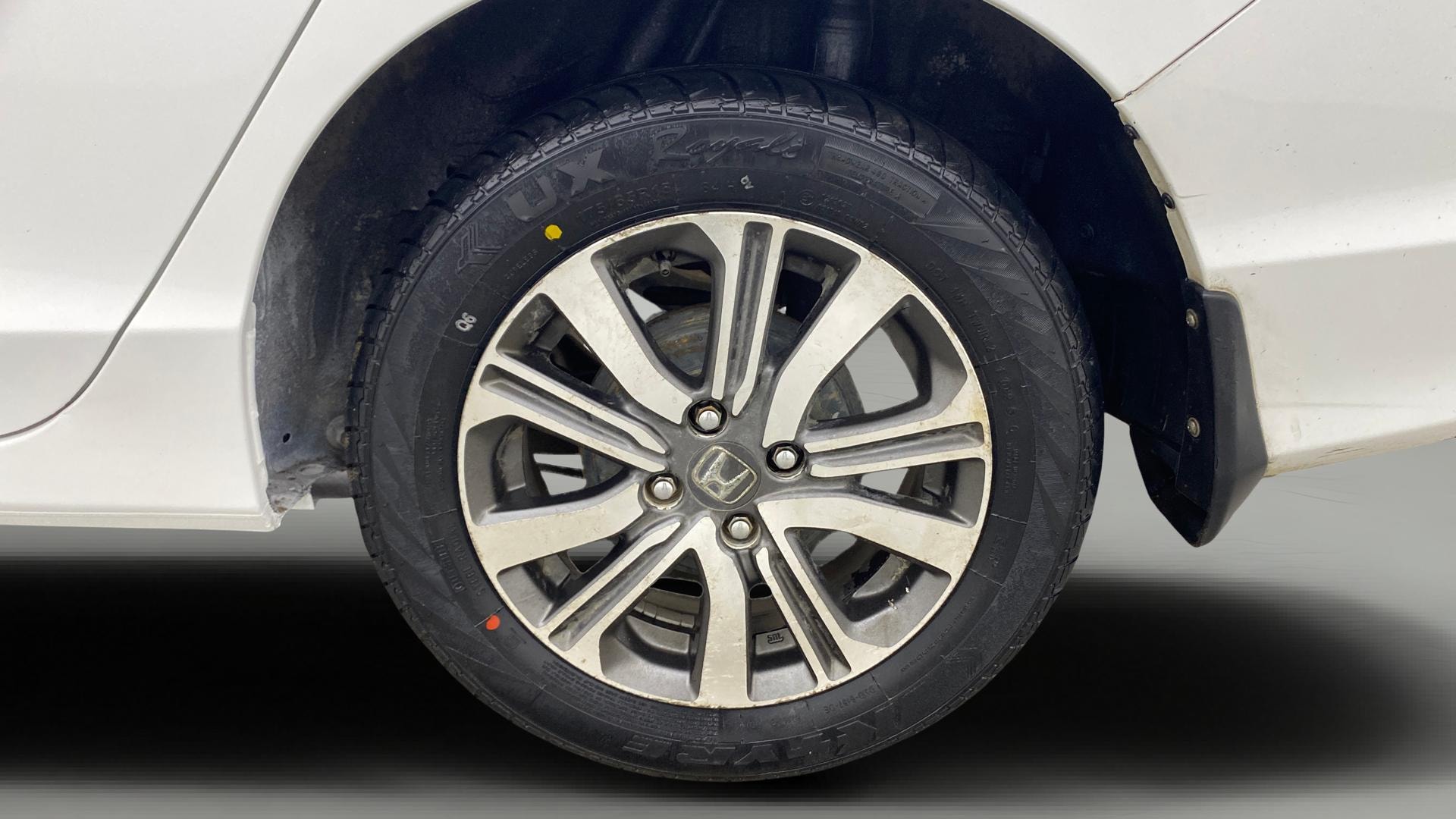 View 2022 Honda City ZX MT Diesel Anniversary Edition Image 12 Used 2022 Honda City ZX MT Diesel Anniversary Edition Image 12
