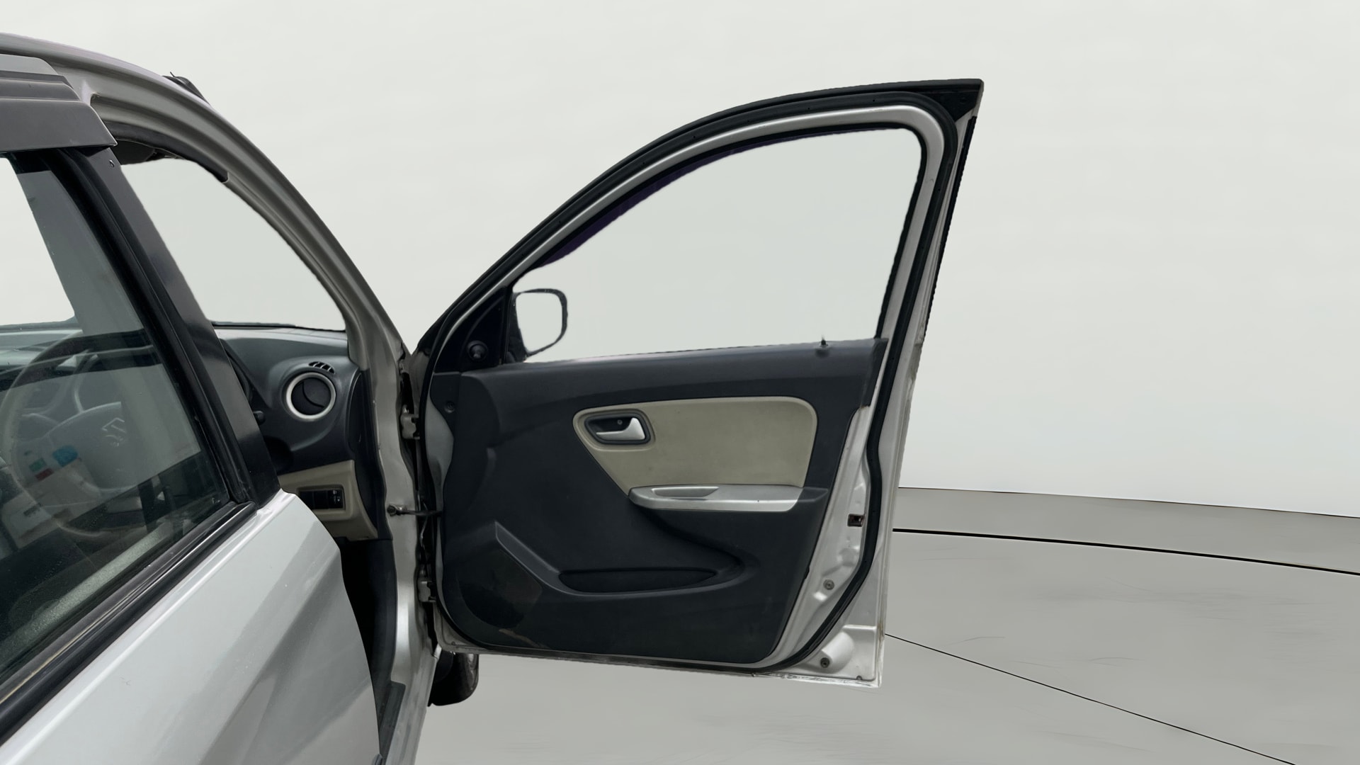 View 2015 Maruti Suzuki Alto K10 LX Image 43 Used 2015 Maruti Suzuki Alto K10 LX Image 43