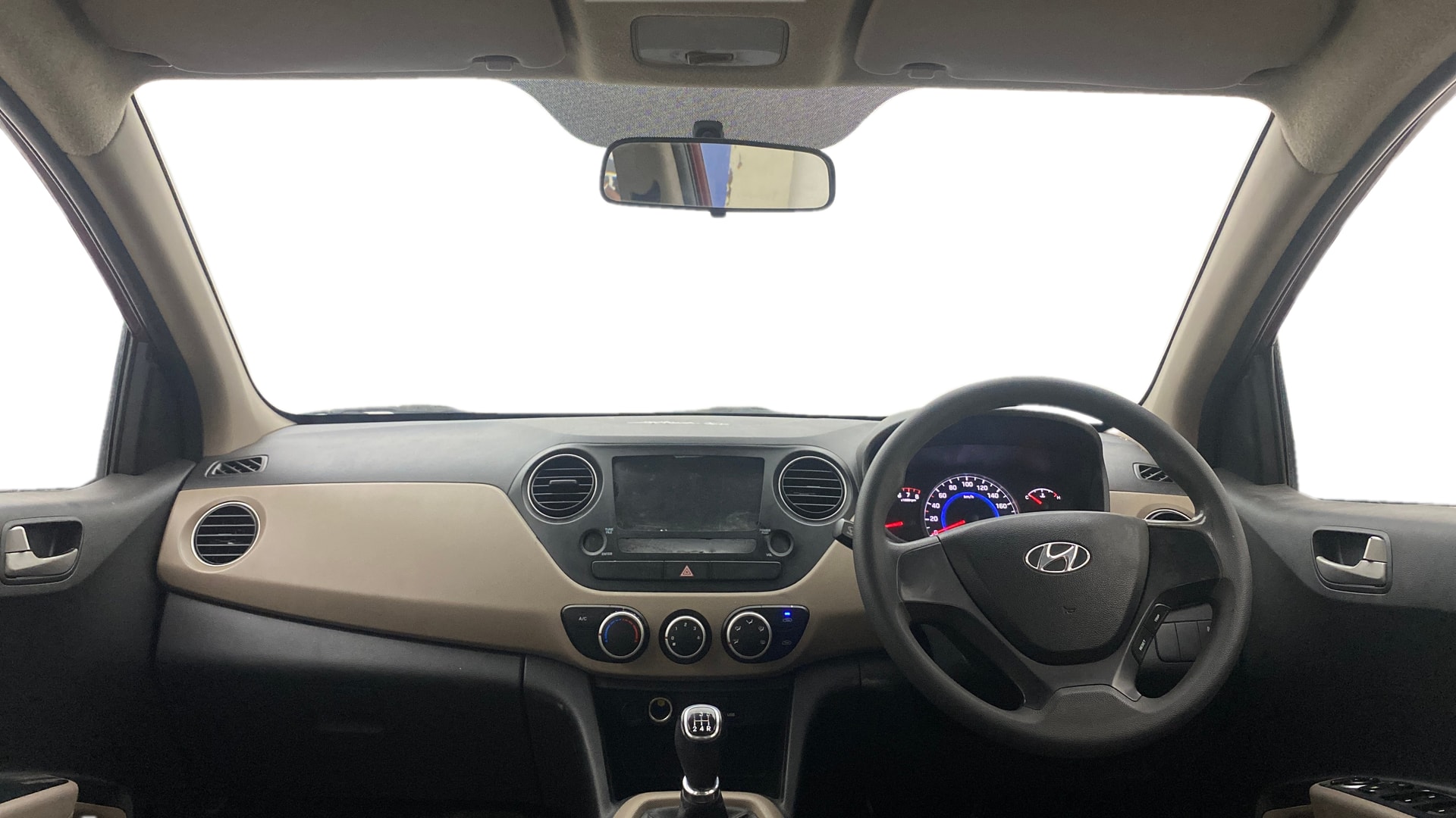 View 2014 Hyundai Grand i10 Sportz 1.2 Kappa Image 16 Used 2014 Hyundai Grand i10 Sportz 1.2 Kappa Image 16