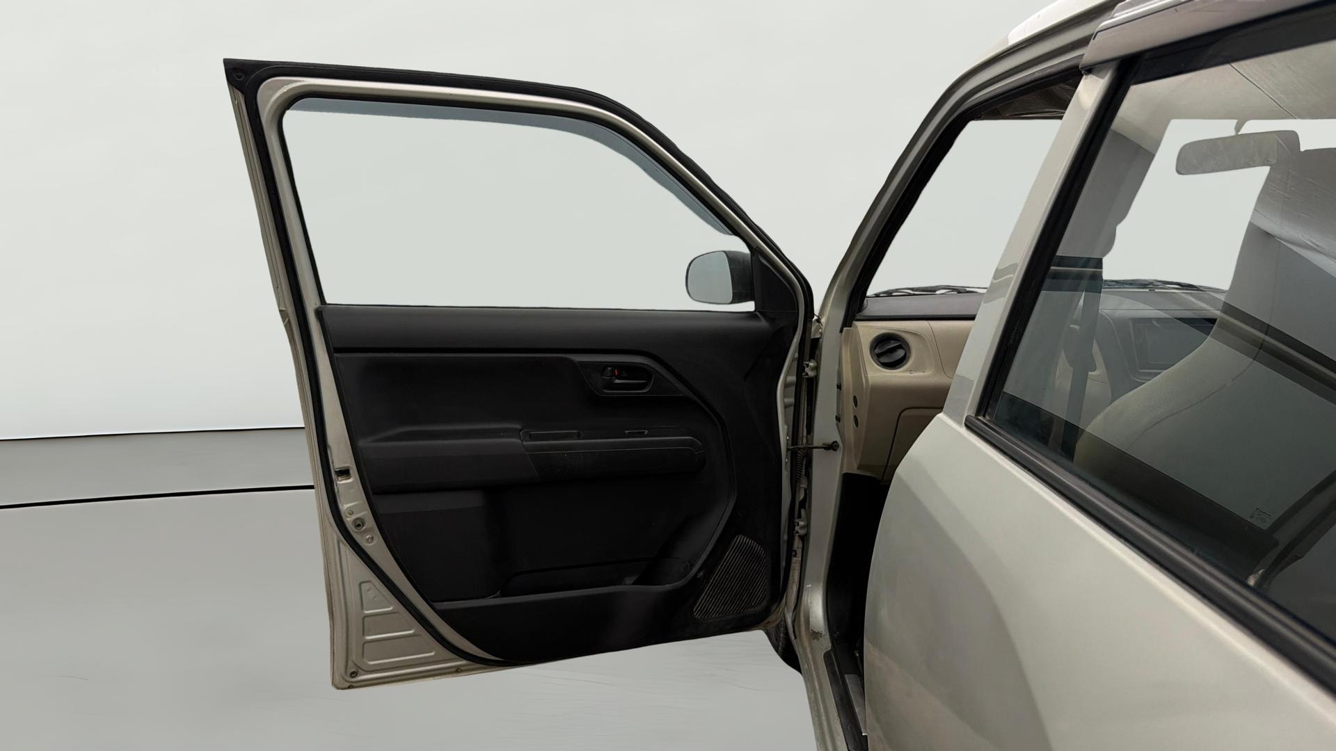 View 2021 Maruti Suzuki 1000 Base Variant Image 31 Used 2021 Maruti Suzuki 1000 Base Variant Image 31