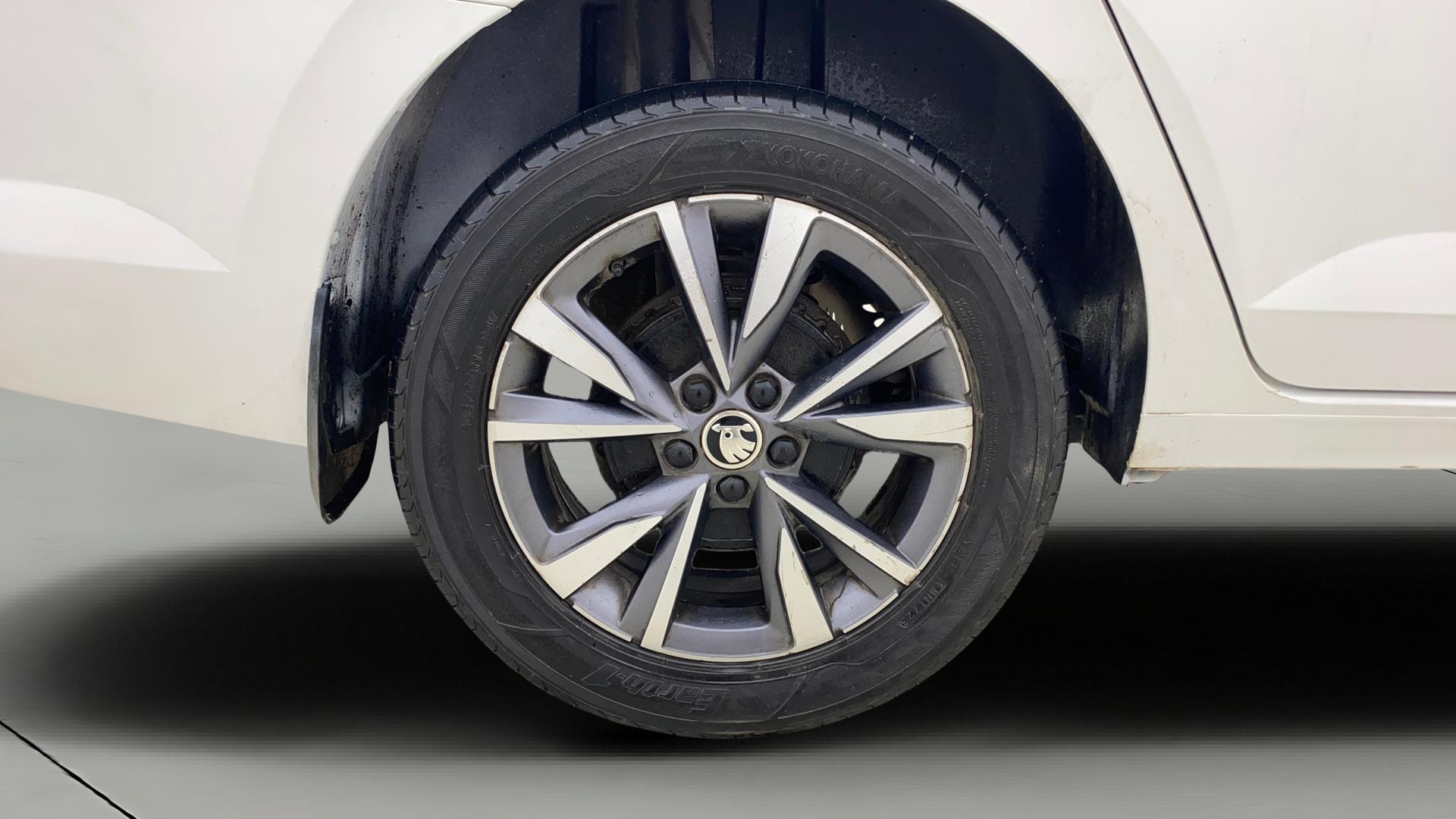 View 2022 Skoda Slavia Style 1.0 TSI MT Image 33 Used 2022 Skoda Slavia Style 1.0 TSI MT Image 33