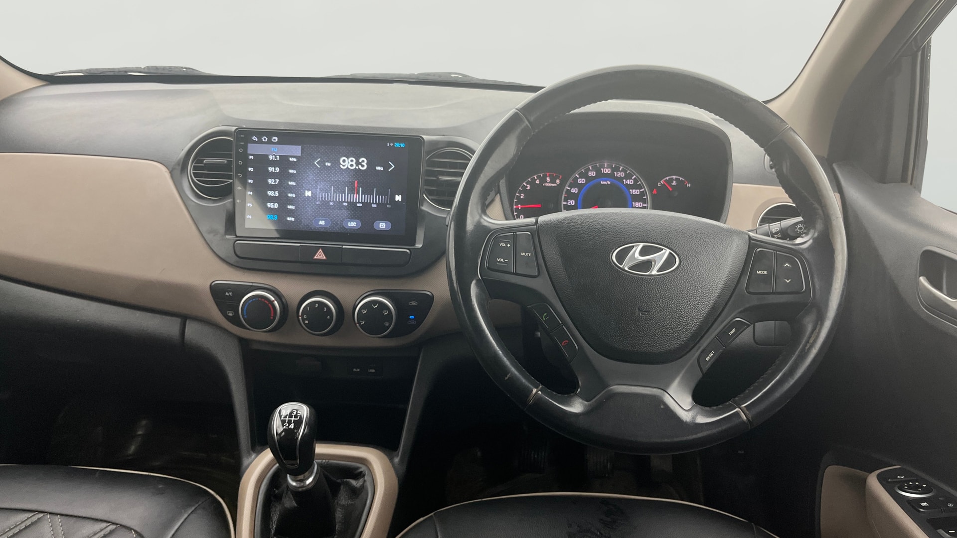 View 2015 Hyundai Grand i10 1.1 Asta Diesel Image 21 Used 2015 Hyundai Grand i10 1.1 Asta Diesel Image 21