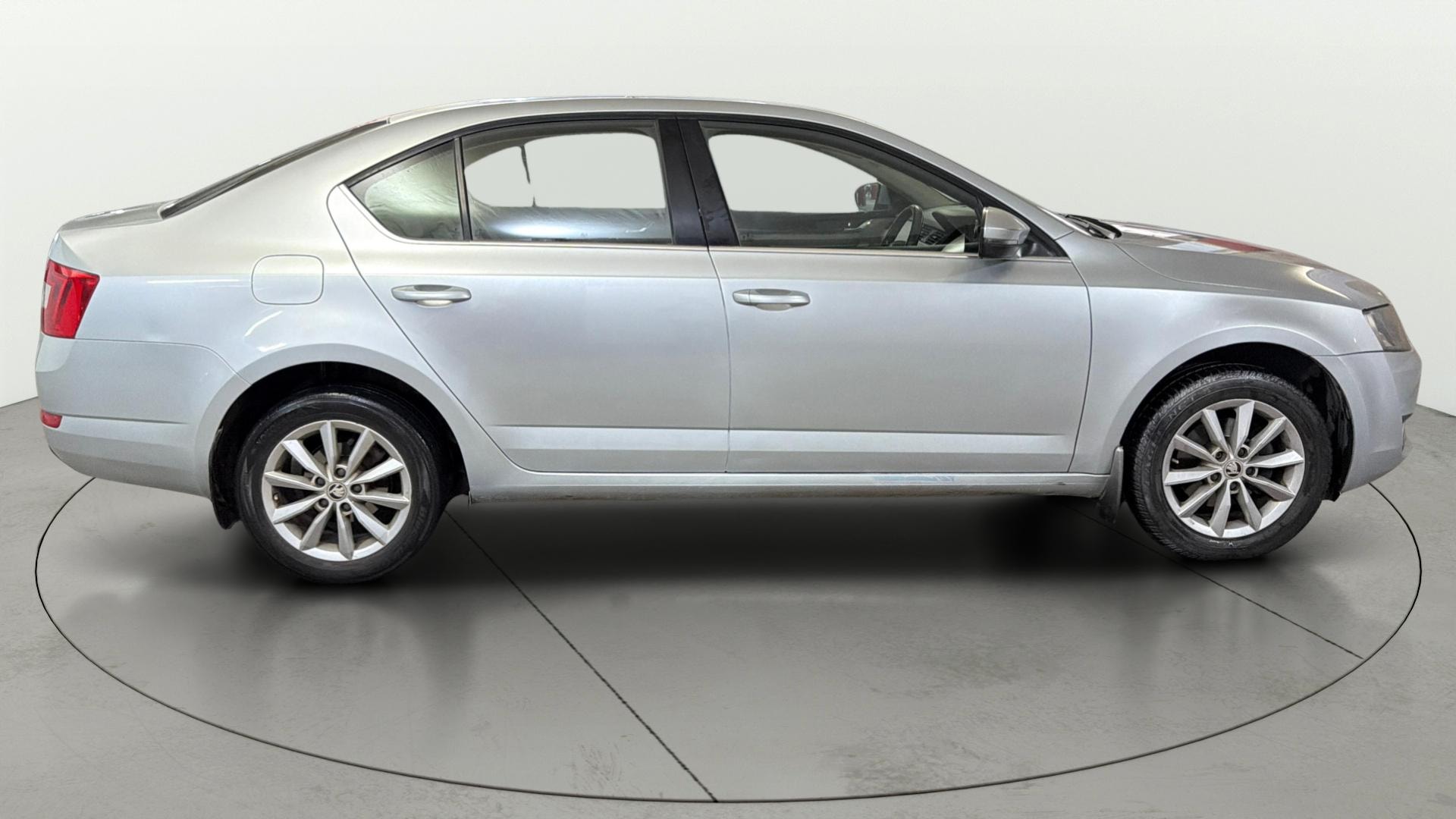 View 2014 Skoda Octavia 1.4 Ambition TSI MT Image 8 Used 2014 Skoda Octavia 1.4 Ambition TSI MT Image 8