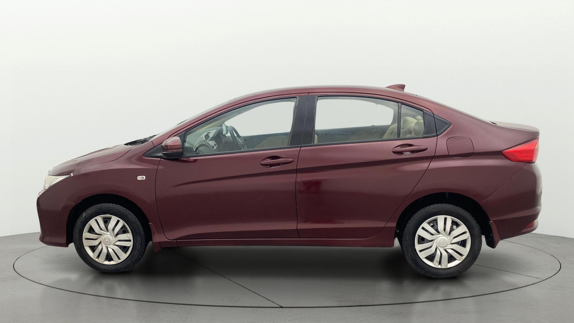 View 2016 Honda City ZX MT Diesel Anniversary Edition Image 6 Used 2016 Honda City ZX MT Diesel Anniversary Edition Image 6